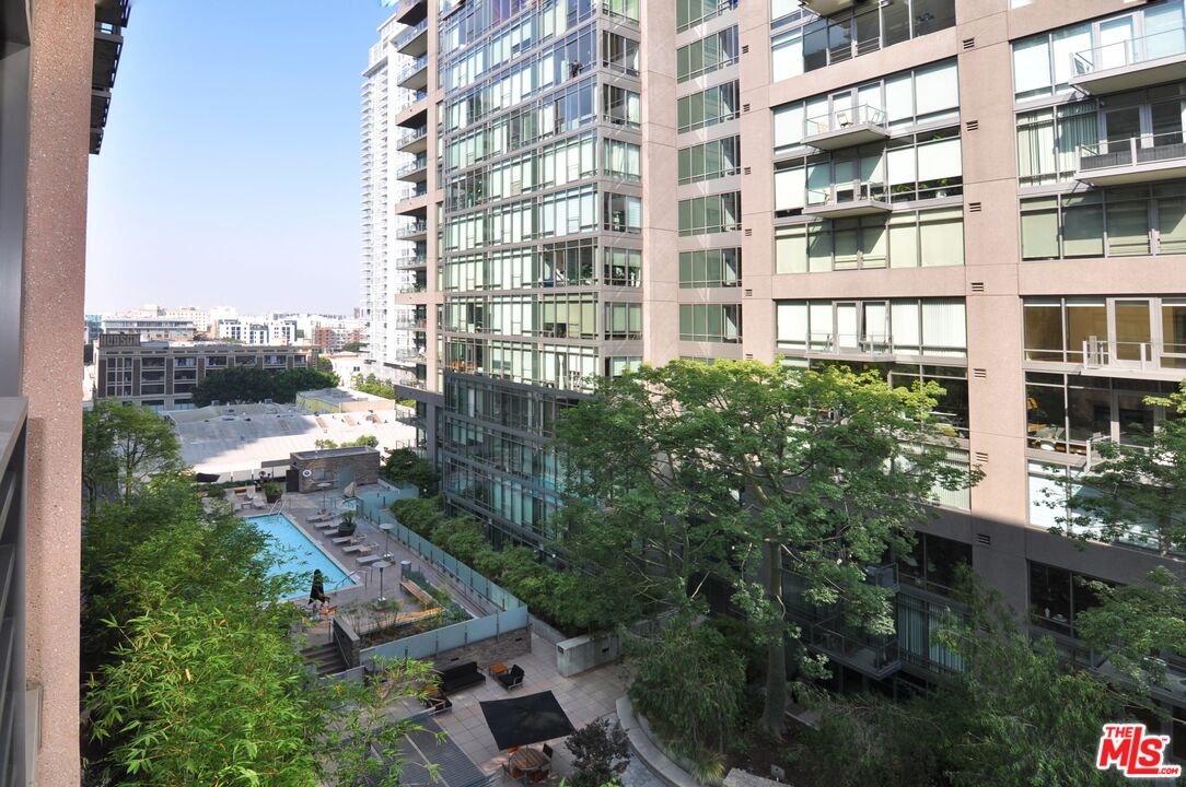 Los Angeles, California, 90015, United States, 1 Bedroom Bedrooms, ,1 BathroomBathrooms,Residential,For Sale,1911768