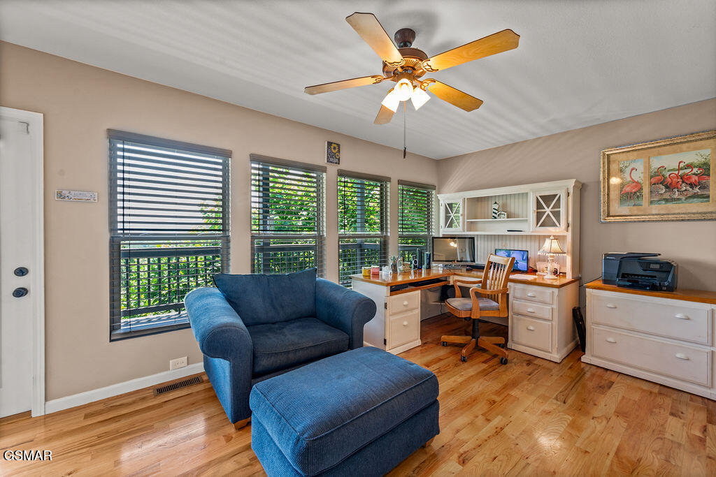 Gatlinburg, Tennessee, 37738, United States, 2 Bedrooms Bedrooms, ,2 BathroomsBathrooms,Residential,For Sale,1924446