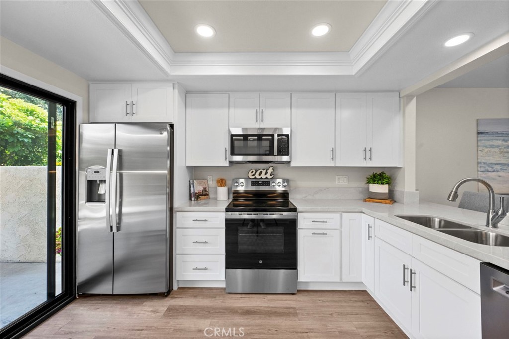 Huntington Beach, California, 92646, United States, 4 Bedrooms Bedrooms, ,3 BathroomsBathrooms,Residential,For Sale,1912576