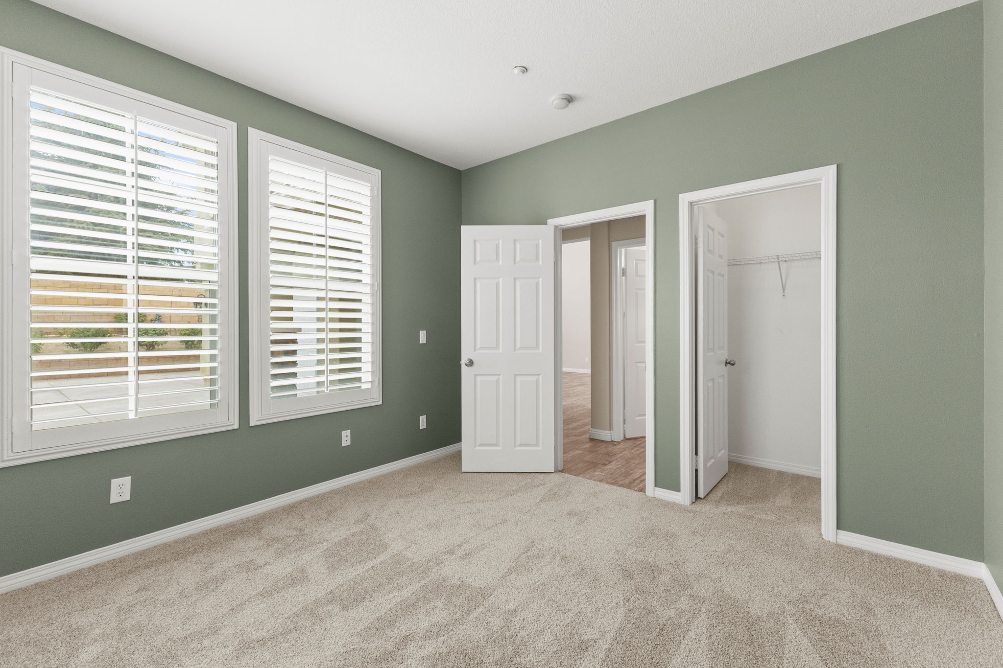 Redlands, California, 92374, United States, 6 Bedrooms Bedrooms, ,4 BathroomsBathrooms,Residential,For Sale,1923576