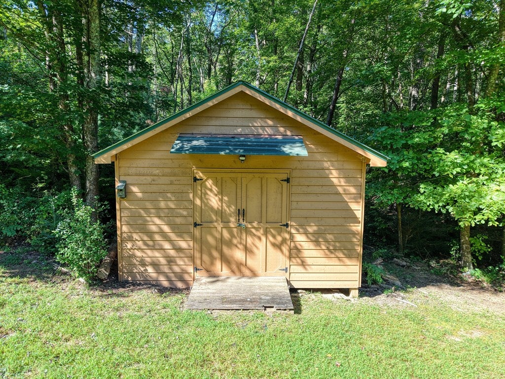 Blairsville, Georgia, 30512, United States, 2 Bedrooms Bedrooms, ,2 BathroomsBathrooms,Residential,For Sale,1932142