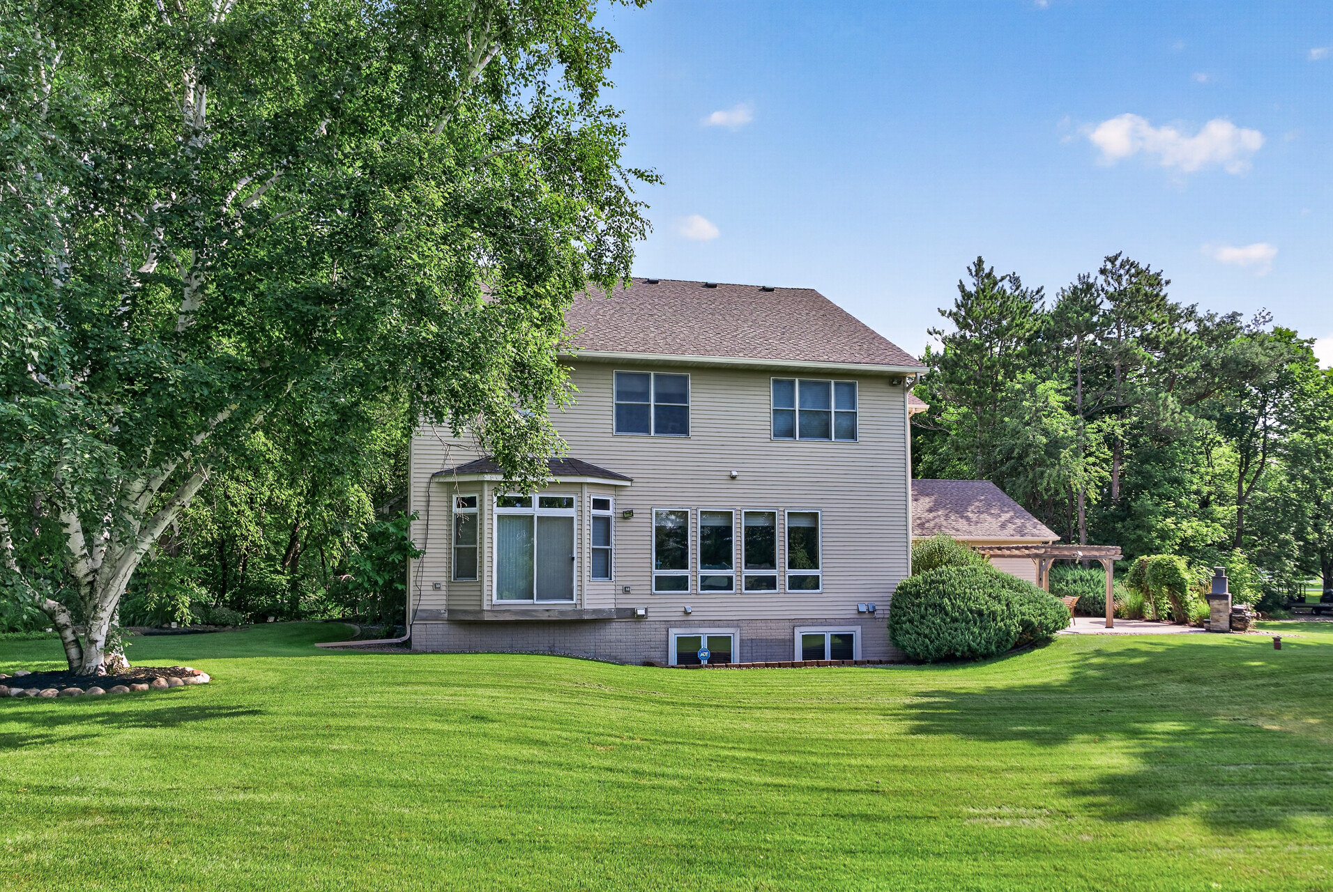  Elegant Fox Ridge Retreat with Exceptional Entertaining Spaces - 物件實景