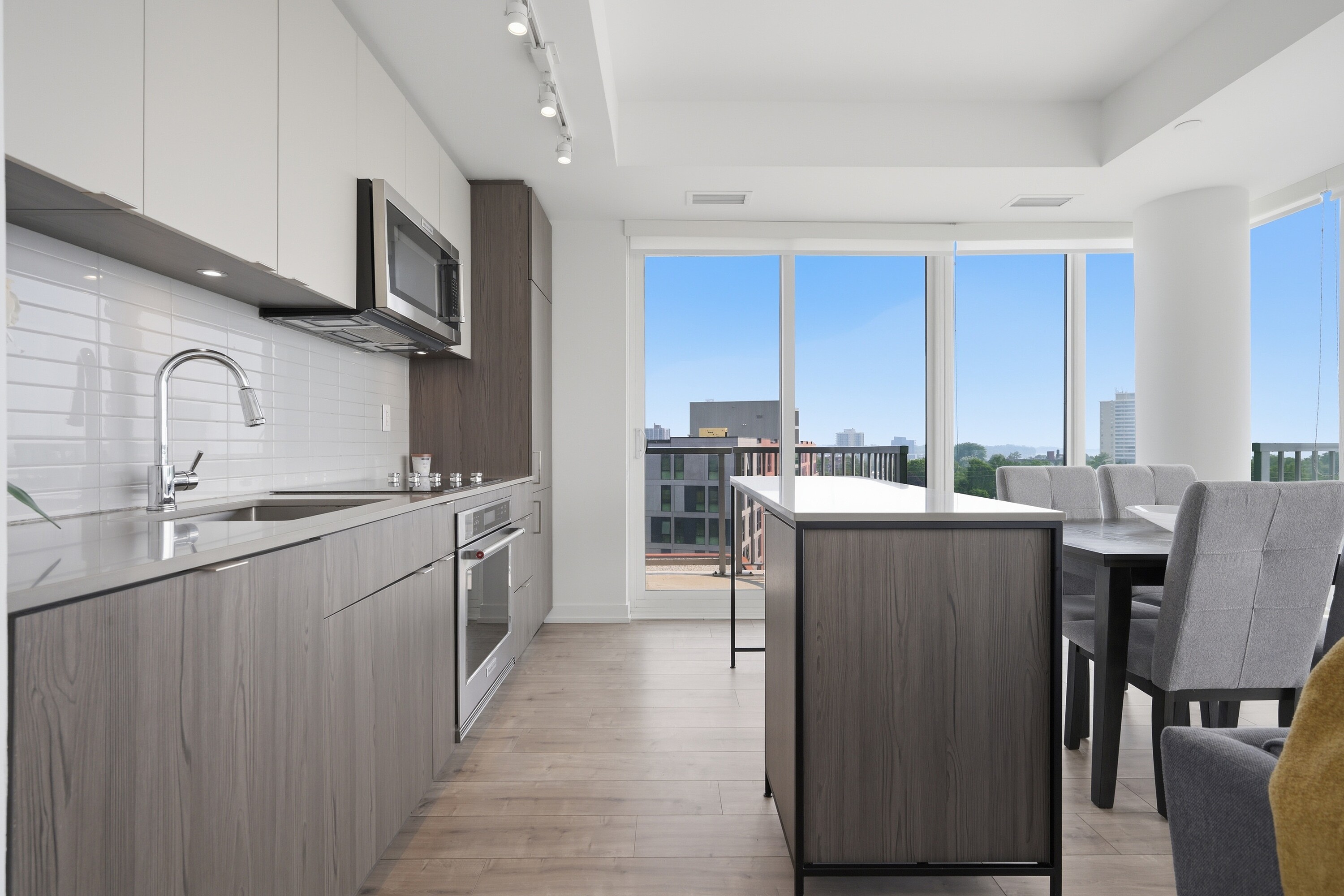  Brightwater Condos - 物件實景