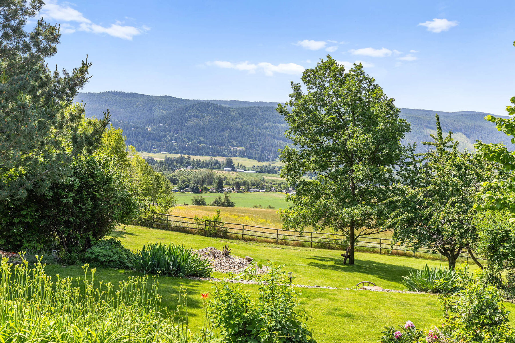  Ten Acres in Coldstream - 物件實景