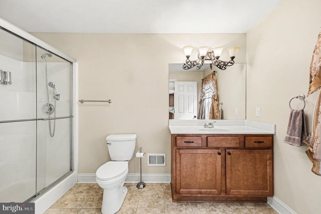 Winchester, Virginia, 22602, United States, 4 Bedrooms Bedrooms, ,3 BathroomsBathrooms,Residential,For Sale,2040713
