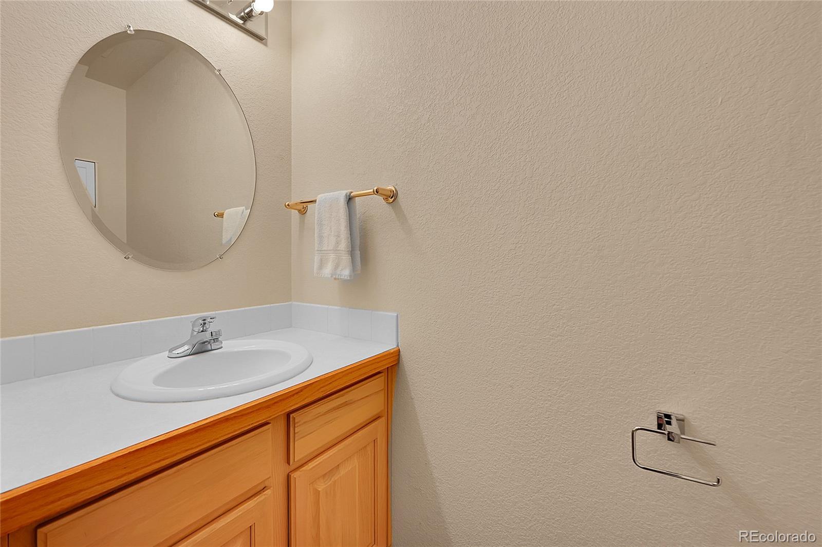 Strasburg, Colorado, 80136, United States, 3 Bedrooms Bedrooms, ,4 BathroomsBathrooms,Residential,For Sale,1847034