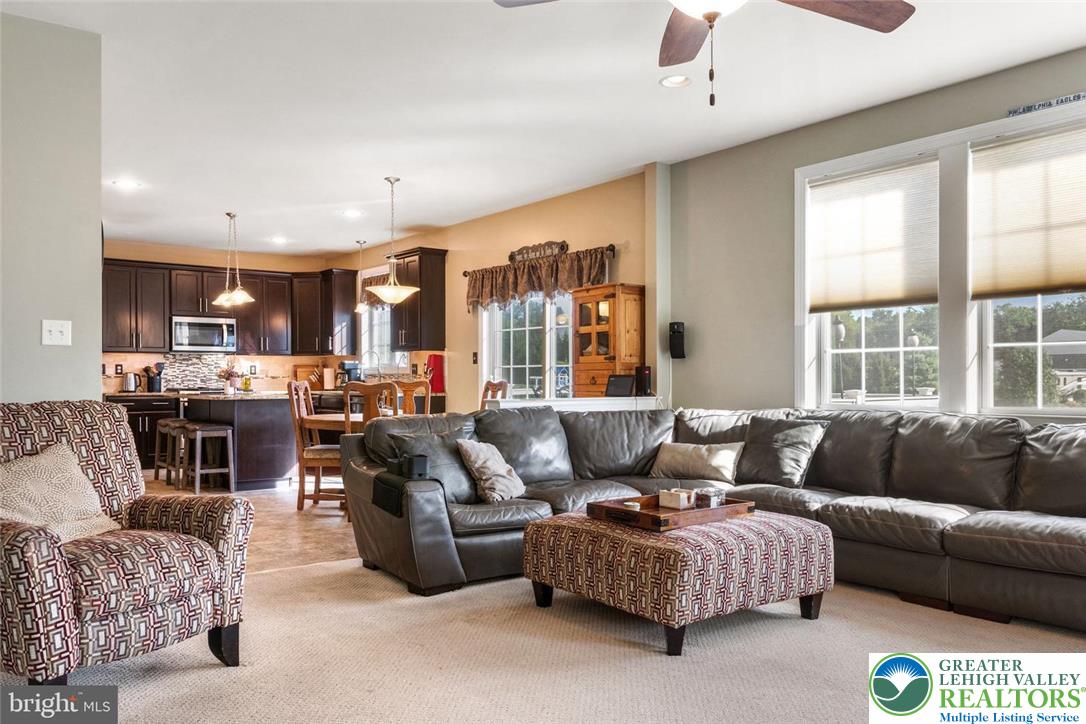 Marlborough Twp, Pennsylvania, 18054, United States, 5 Bedrooms Bedrooms, ,4 BathroomsBathrooms,Residential,For Sale,1918546