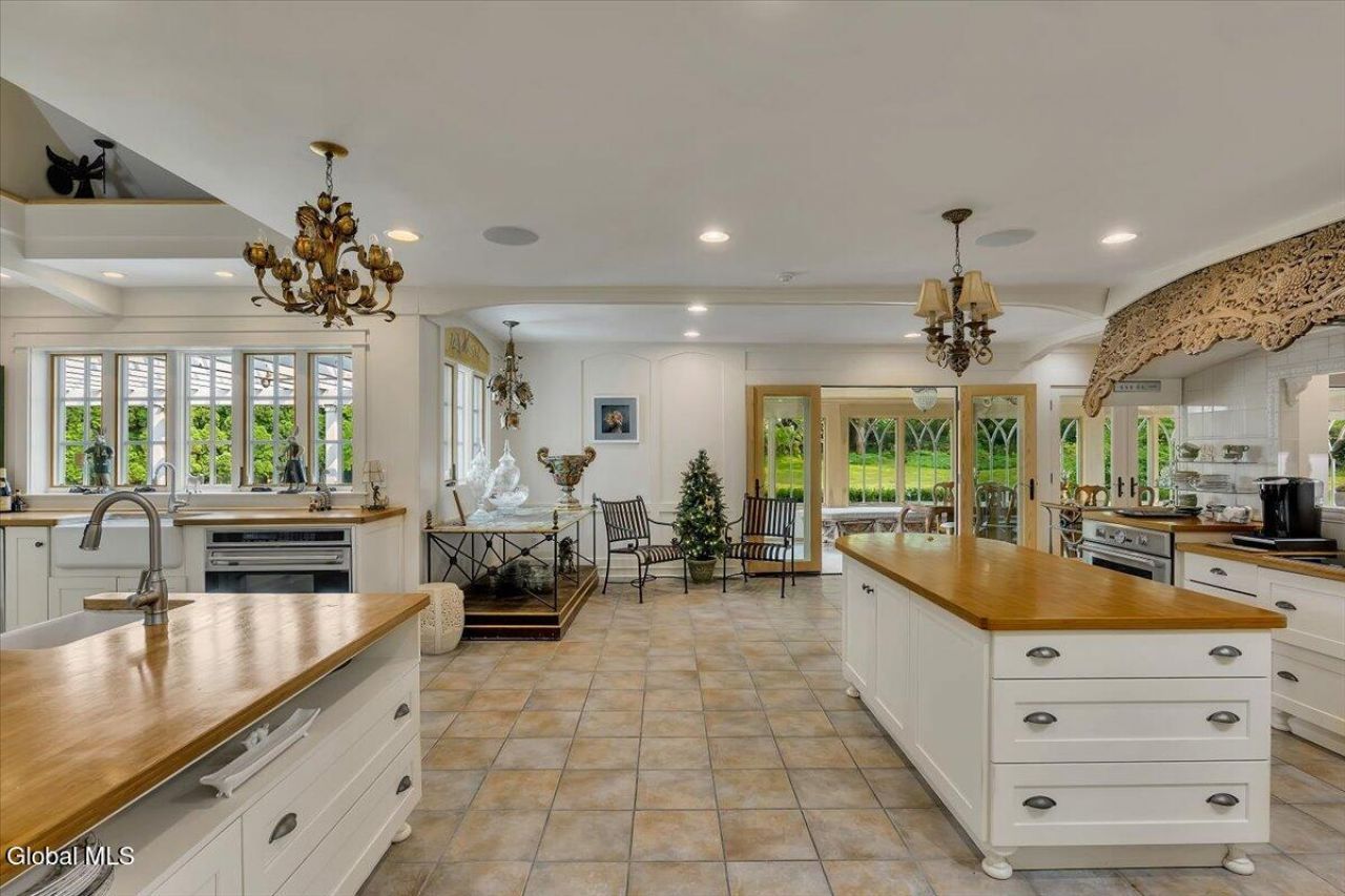 Queensbury, New York, 12804, United States, 4 Bedrooms Bedrooms, ,4 BathroomsBathrooms,Residential,For Sale,2003440