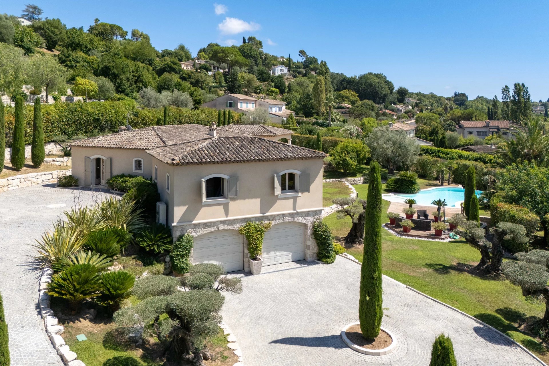 Saint-Paul-de-Vence, Provence-Alpes-Côte d’Azur, 06570, FR, 5 Bedrooms Bedrooms, ,Residential,For Sale,1916847