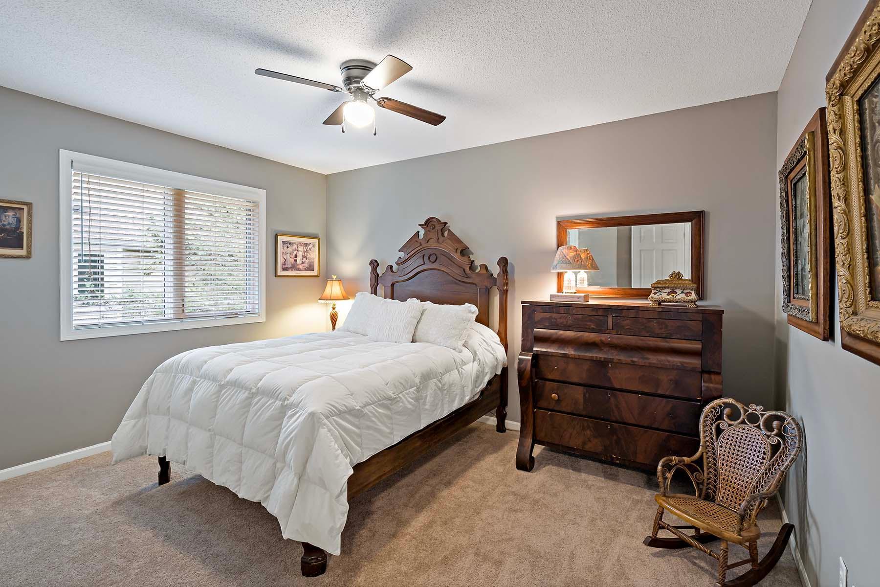 Burnsville, Minnesota, 55306, United States, 5 Bedrooms Bedrooms, ,3 BathroomsBathrooms,Residential,For Sale,1924663