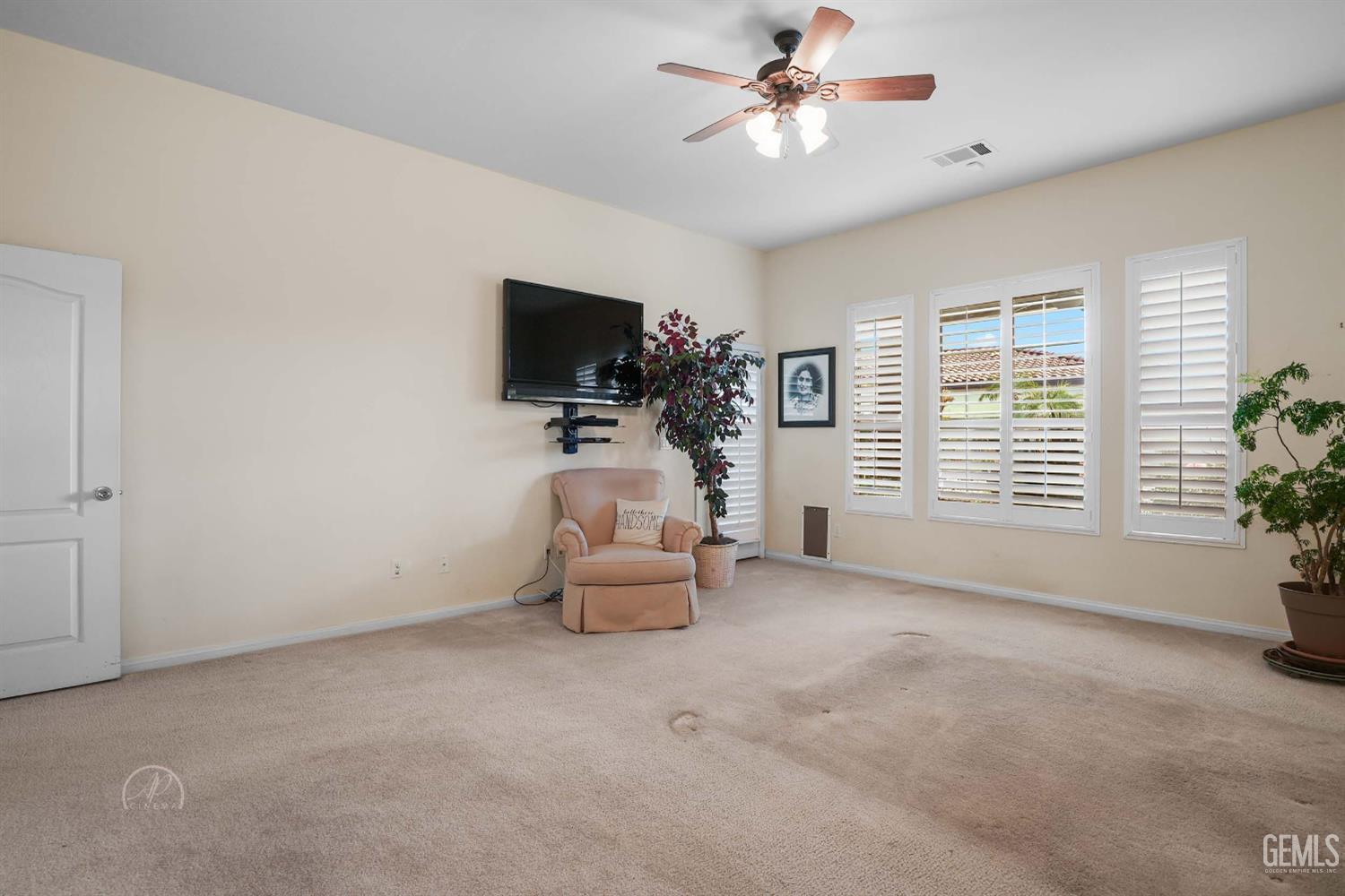 Bakersfield, California, 93314, United States, 5 Bedrooms Bedrooms, ,3 BathroomsBathrooms,Residential,For Sale,1974867