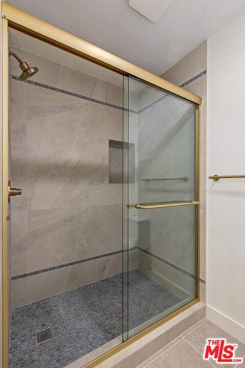 Los Angeles, California, 90025, United States, 2 Bedrooms Bedrooms, ,2 BathroomsBathrooms,Residential,For Sale,2003493