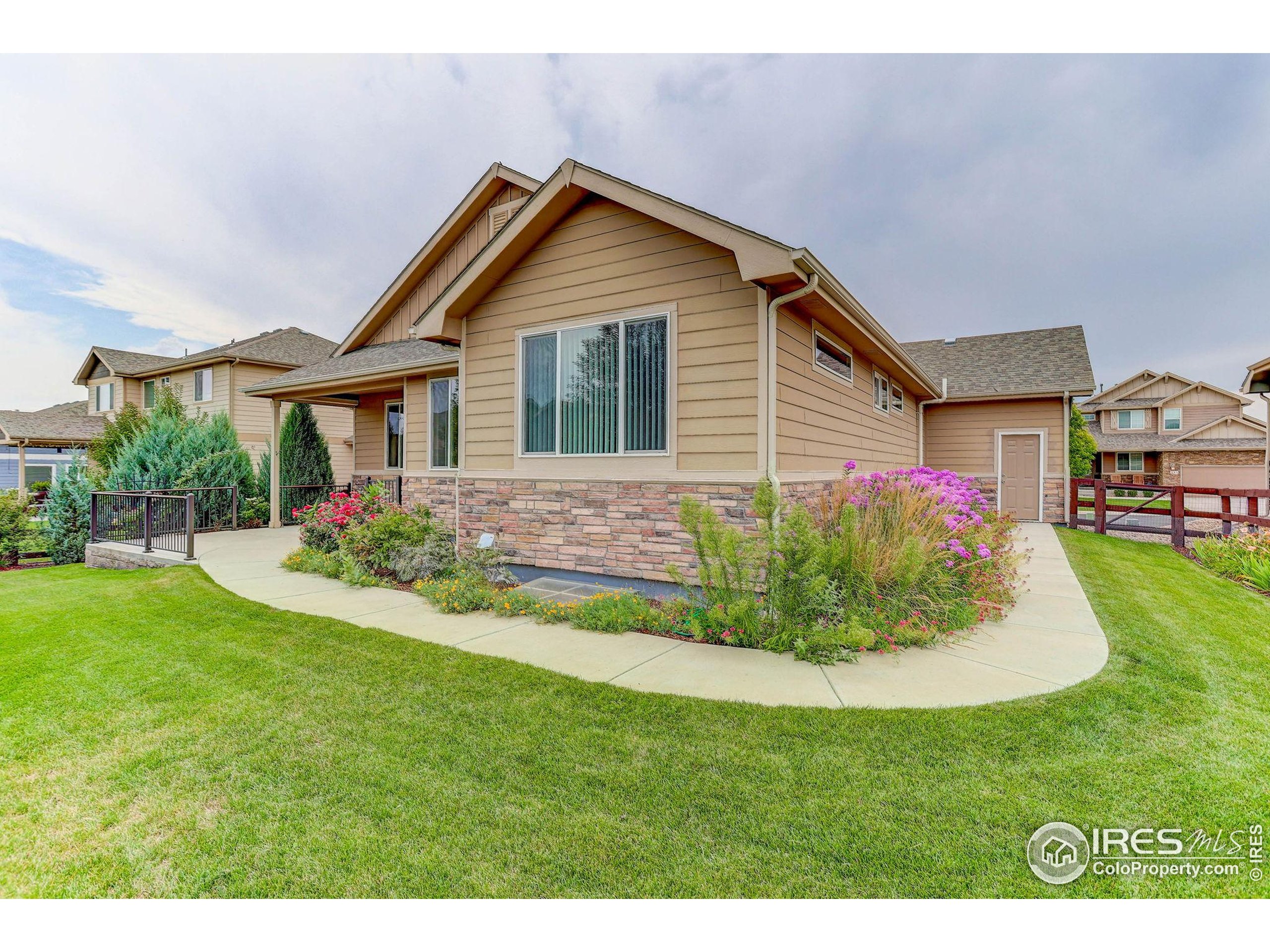 Windsor, Colorado, 80550, United States, 3 Bedrooms Bedrooms, ,2 BathroomsBathrooms,Residential,For Sale,1910992