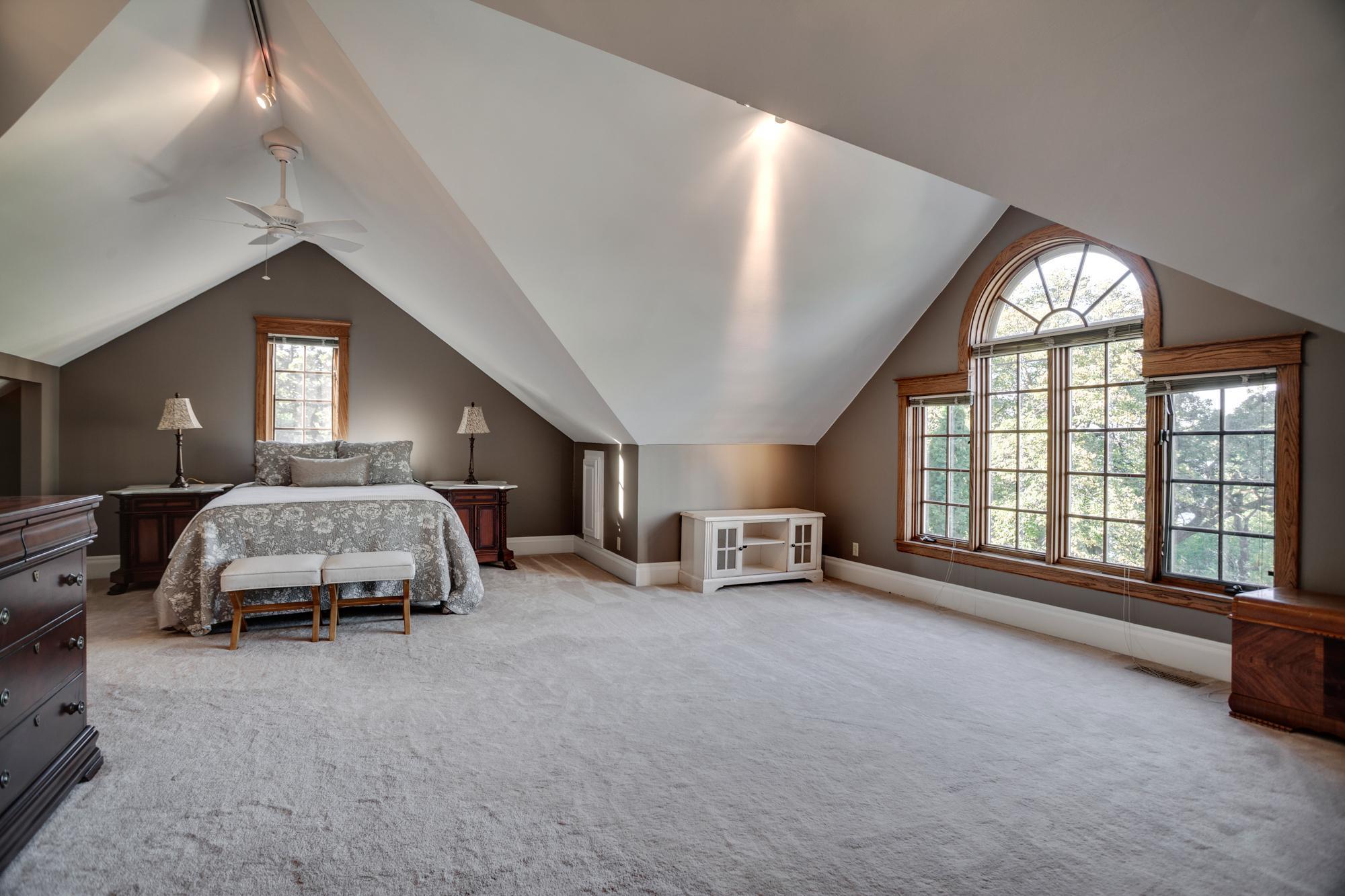 Minneapolis, Minnesota, 55408, United States, 5 Bedrooms Bedrooms, ,2 BathroomsBathrooms,Residential,For Sale,1960764