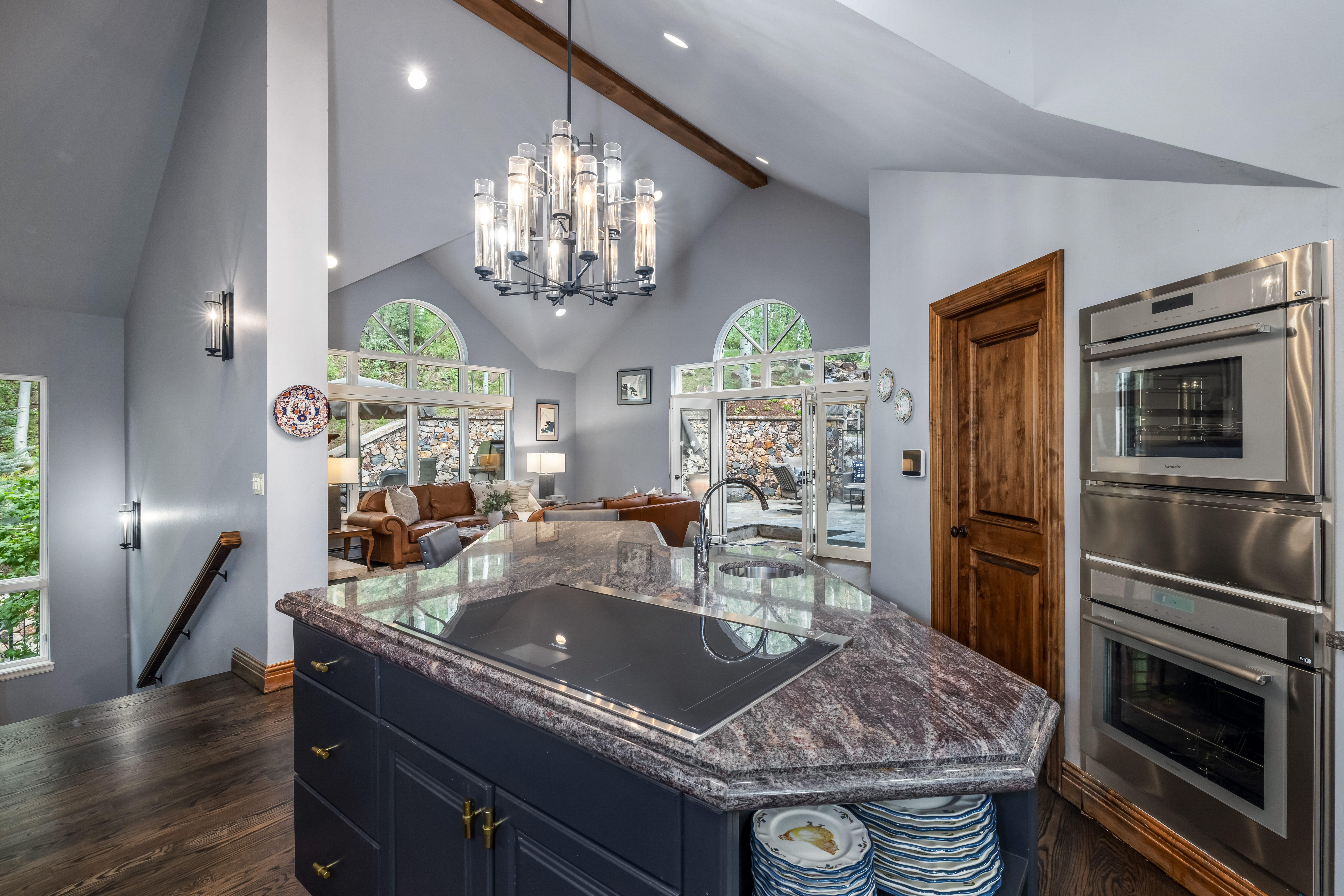  2080 Meadow Brook Drive Offers a Rare Blend of Privacy, and Mountain Living - 物件實景