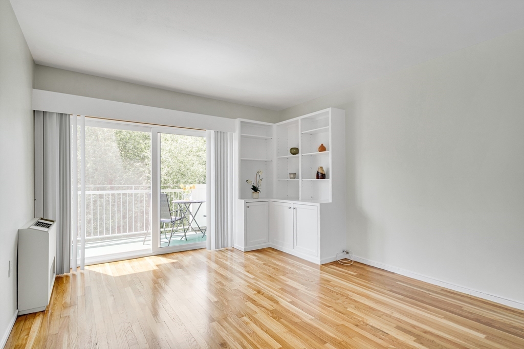 Watertown, Massachusetts, 02472, United States, 2 Bedrooms Bedrooms, ,1 BathroomBathrooms,Residential,For Sale,1865880
