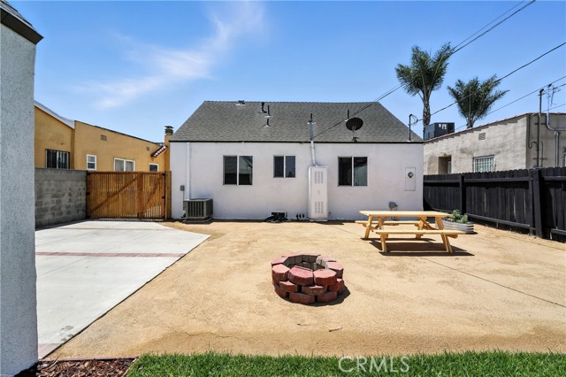 Los Angeles, California, 90047, United States, 2 Bedrooms Bedrooms, ,2 BathroomsBathrooms,Residential,For Sale,1935567