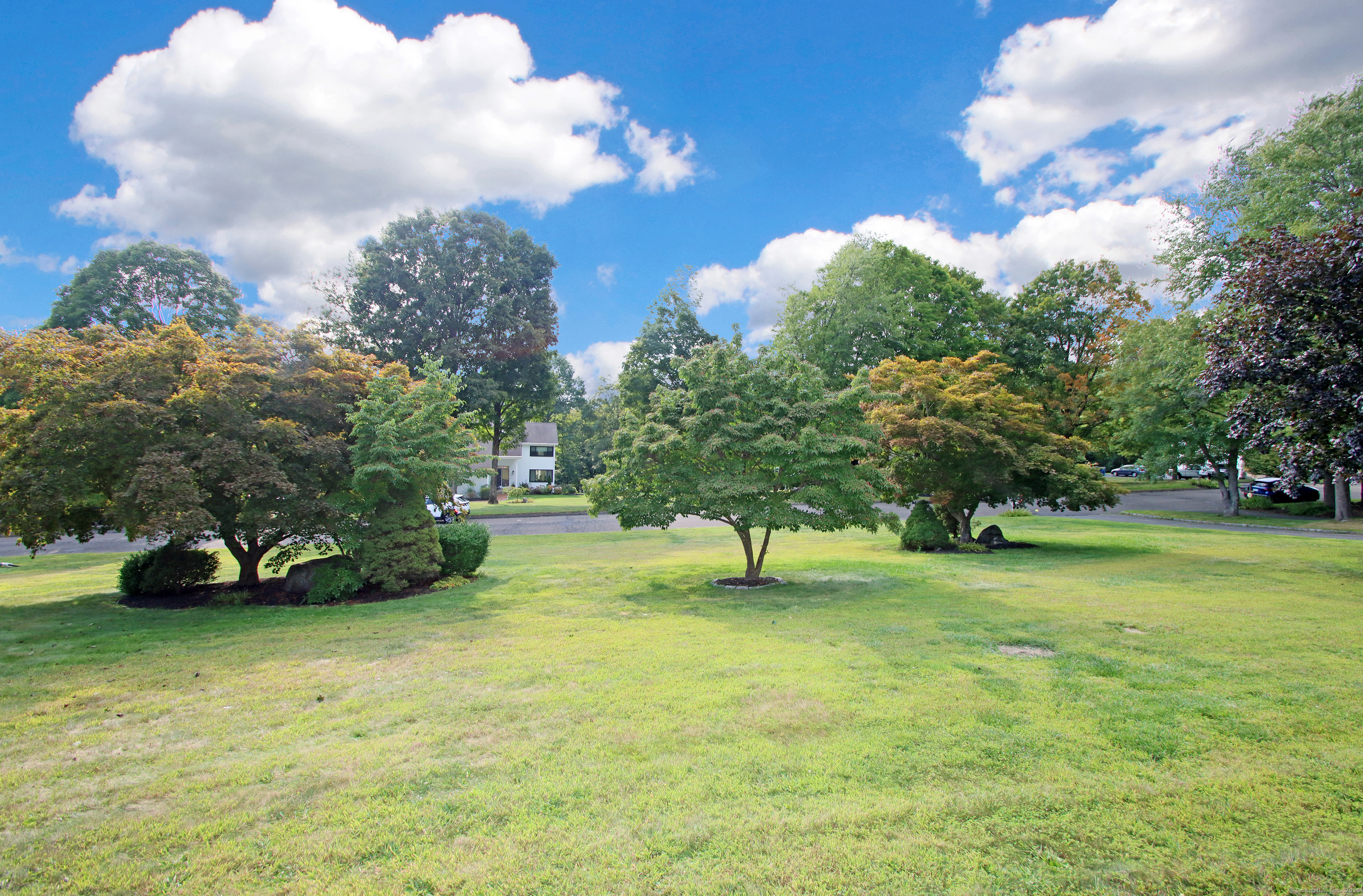 Danbury, Connecticut, 06811, United States, 4 Bedrooms Bedrooms, ,3 BathroomsBathrooms,Residential,For Sale,1947062