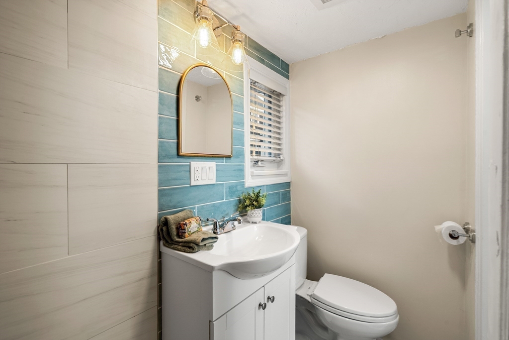 Nahant, Massachusetts, 01908, United States, 1 Bedroom Bedrooms, ,1 BathroomBathrooms,Residential,For Sale,1963982