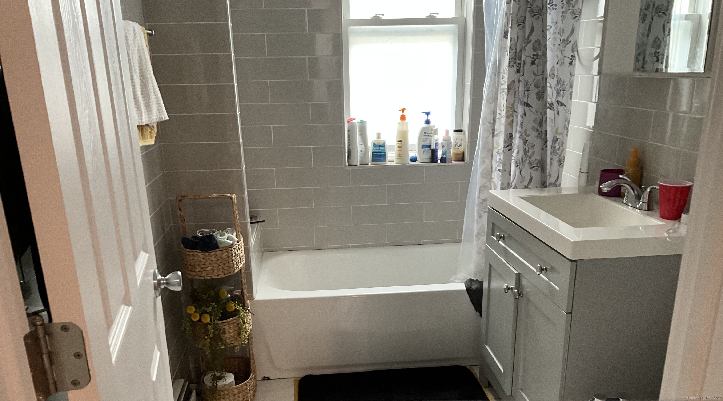 Waterbury, Connecticut, 06708, United States, 9 Bedrooms Bedrooms, ,3 BathroomsBathrooms,Residential,For Sale,1911329