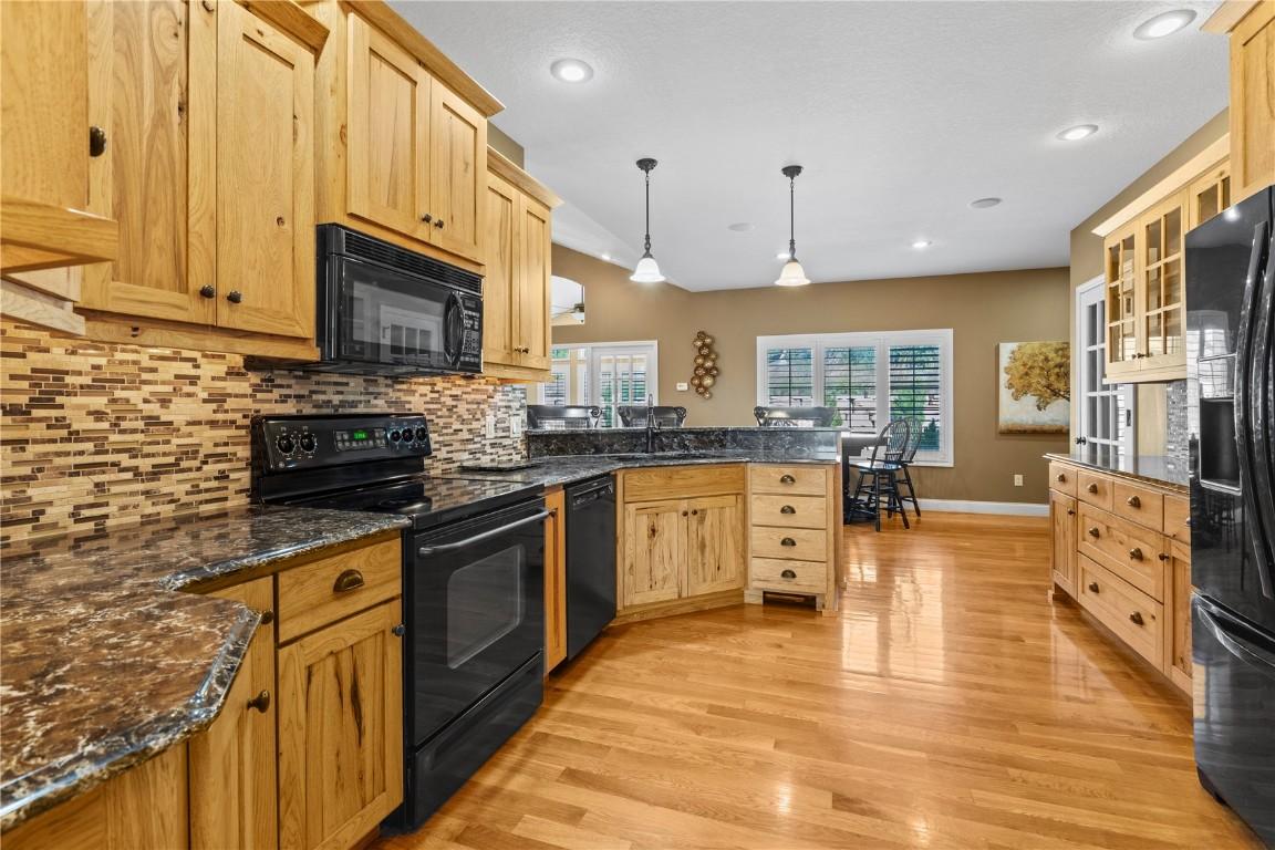 Vinton, Iowa, 52349, United States, 5 Bedrooms Bedrooms, ,3 BathroomsBathrooms,Residential,For Sale,1979270