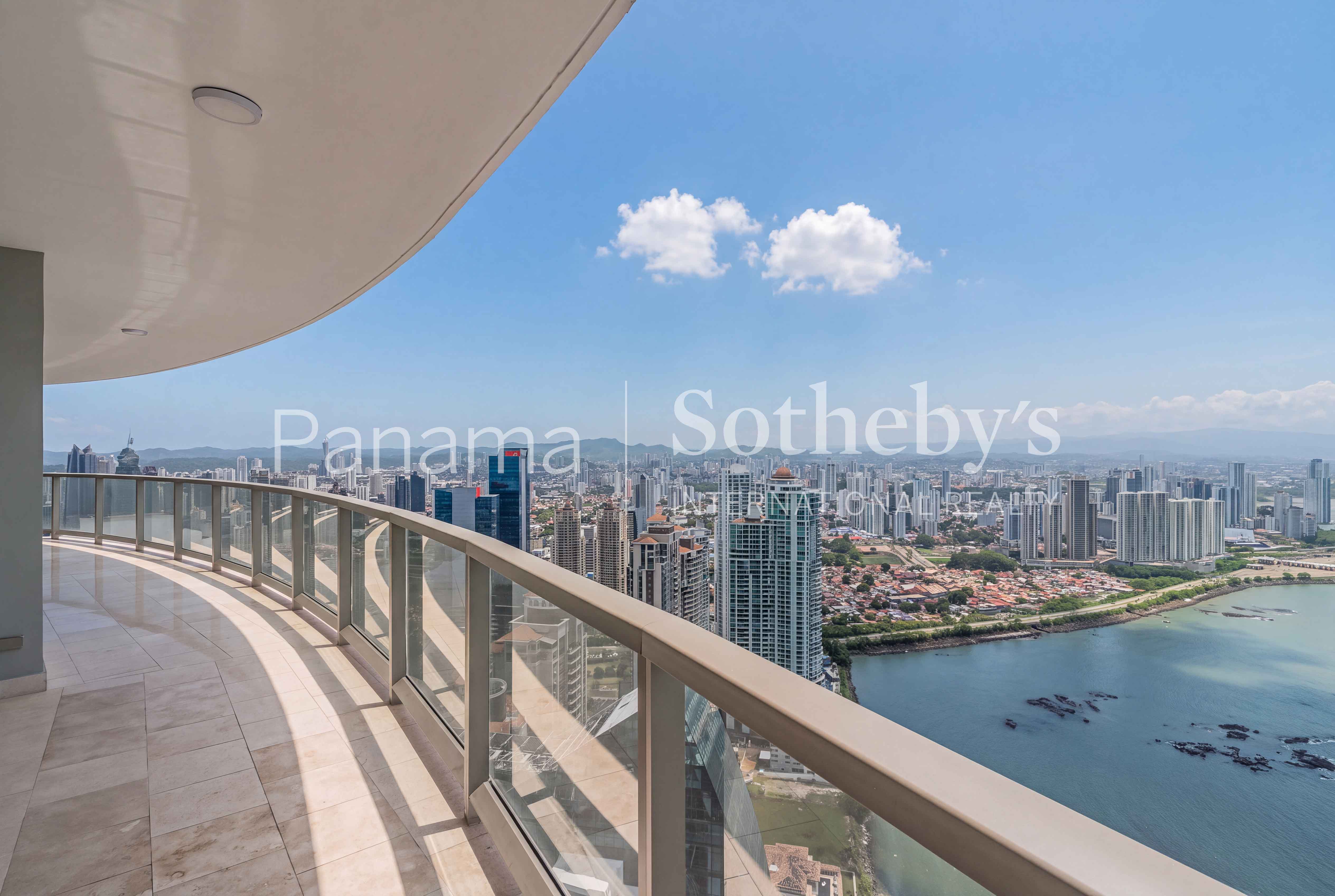  Four-Bedroom 58th-Floor Residence with Panoramic Ocean Views  The Ocean Club - 物件實景