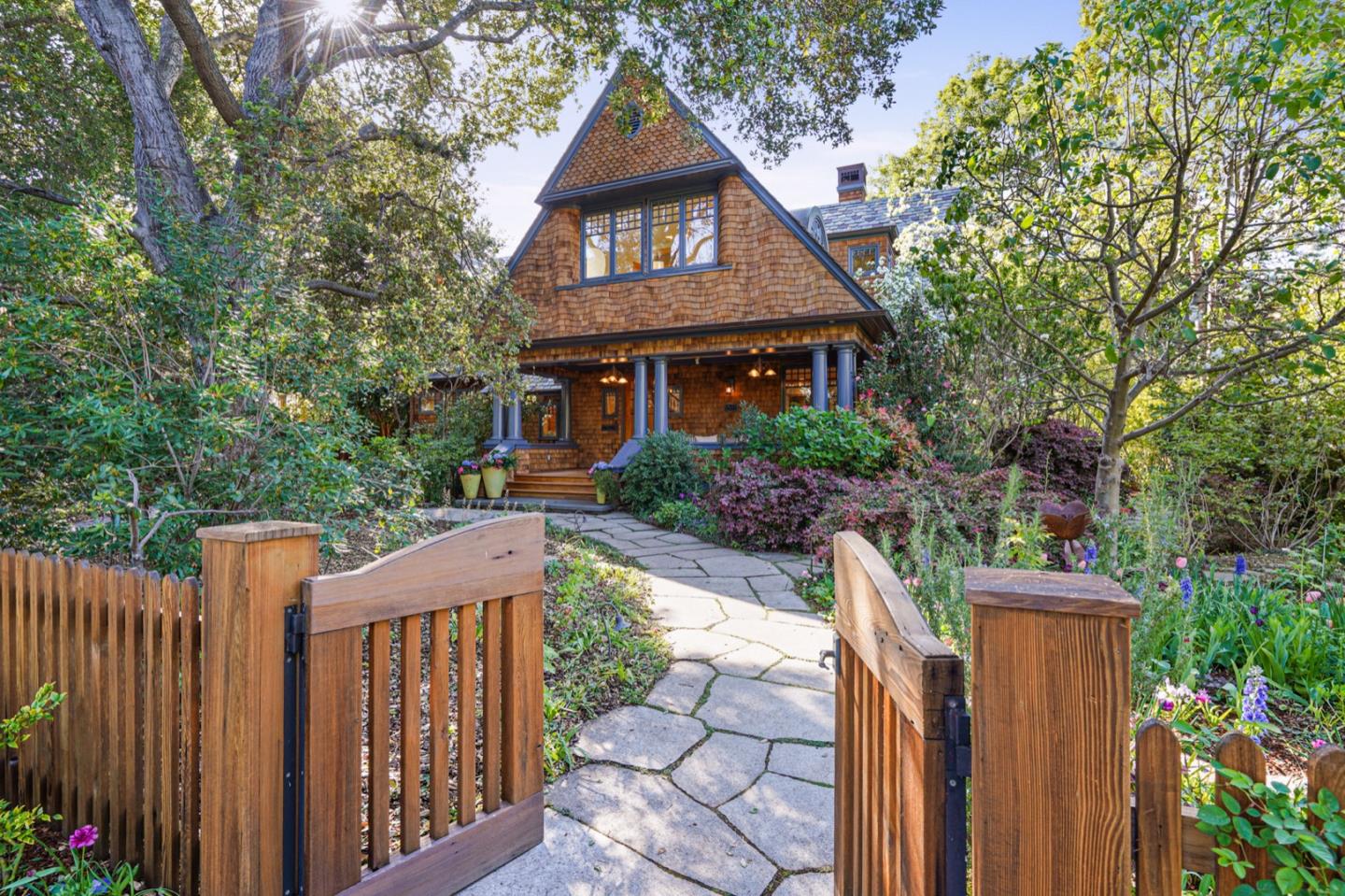 535 Kingsley Ave, Palo Alto, California, 94301, United States, 5 Bedrooms Bedrooms, ,4 BathroomsBathrooms,Residential,For Sale,535 Kingsley Ave,1664262