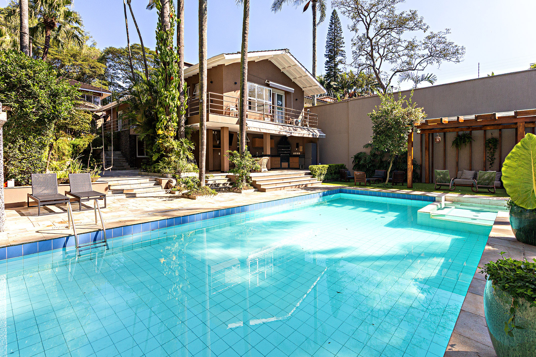  Family Residence with Garden and Pool near Parque do Cordeiro - 物件實景