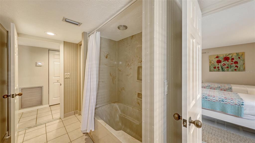 Sarasota, Florida, 34242, United States, 5 Bedrooms Bedrooms, ,4 BathroomsBathrooms,Residential,For Sale,2000944