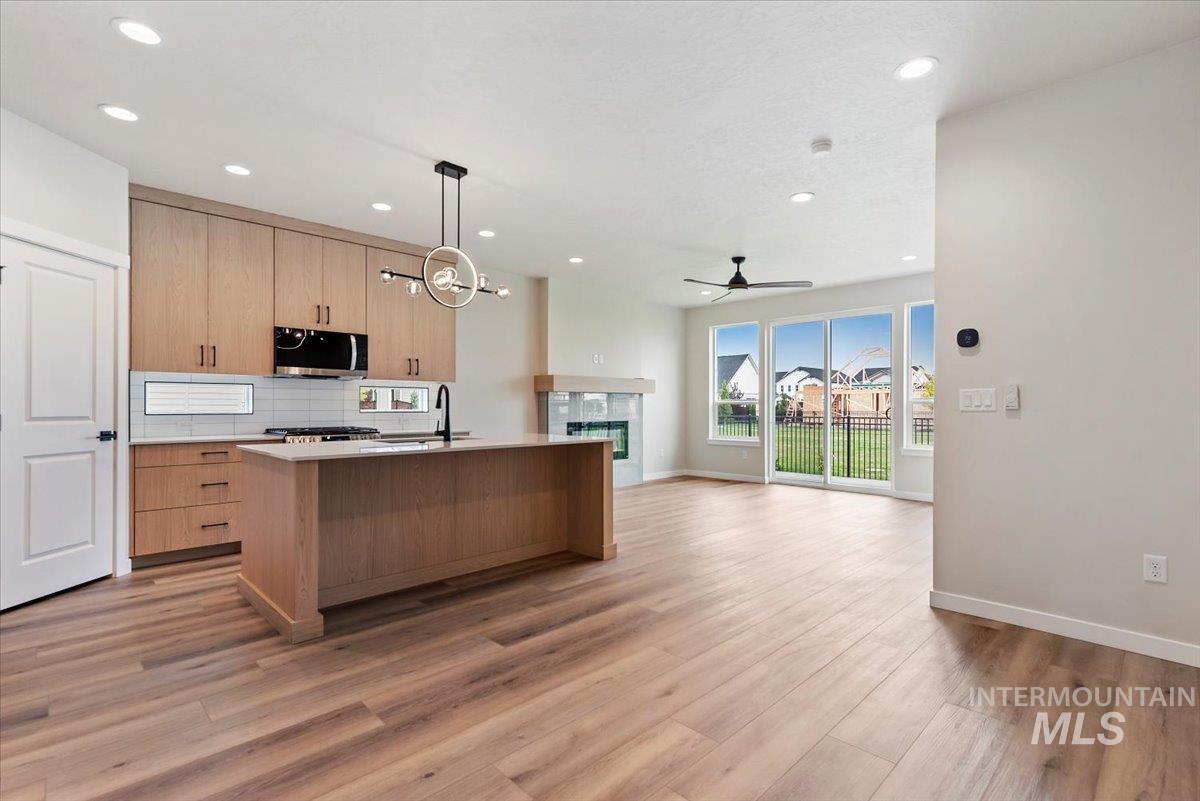 Eagle, Idaho, 83616-1017, United States, 4 Bedrooms Bedrooms, ,Residential,For Sale,1925086