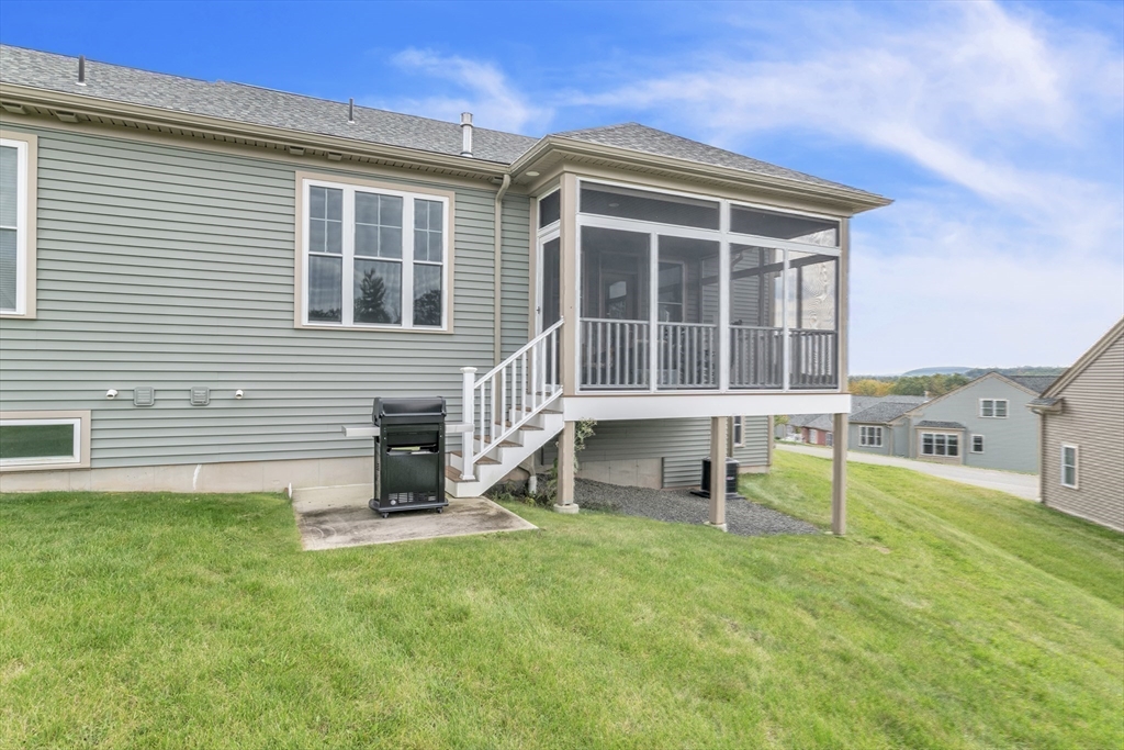 Southwick, Massachusetts, 01077, United States, 4 Bedrooms Bedrooms, ,4 BathroomsBathrooms,Residential,For Sale,1941042