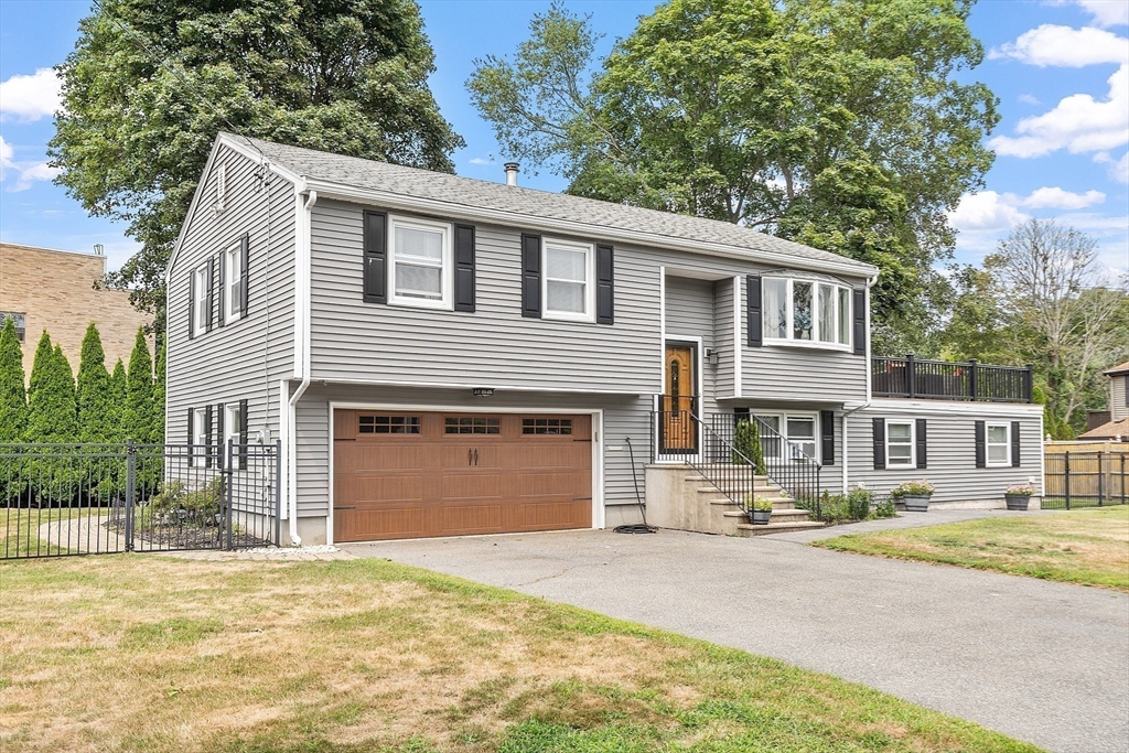 Beverly, Massachusetts, 01915, United States, 3 Bedrooms Bedrooms, ,2 BathroomsBathrooms,Residential,For Sale,1912054