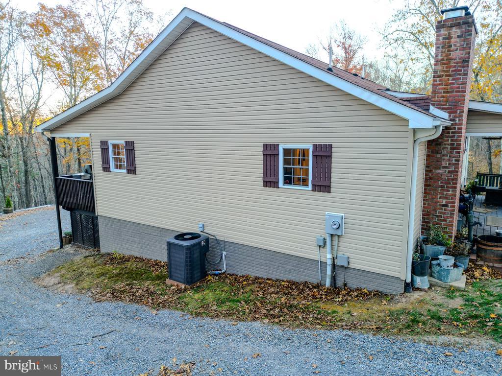 Paw Paw, West Virginia, 25434, United States, 3 Bedrooms Bedrooms, ,3 BathroomsBathrooms,Residential,For Sale,1989238