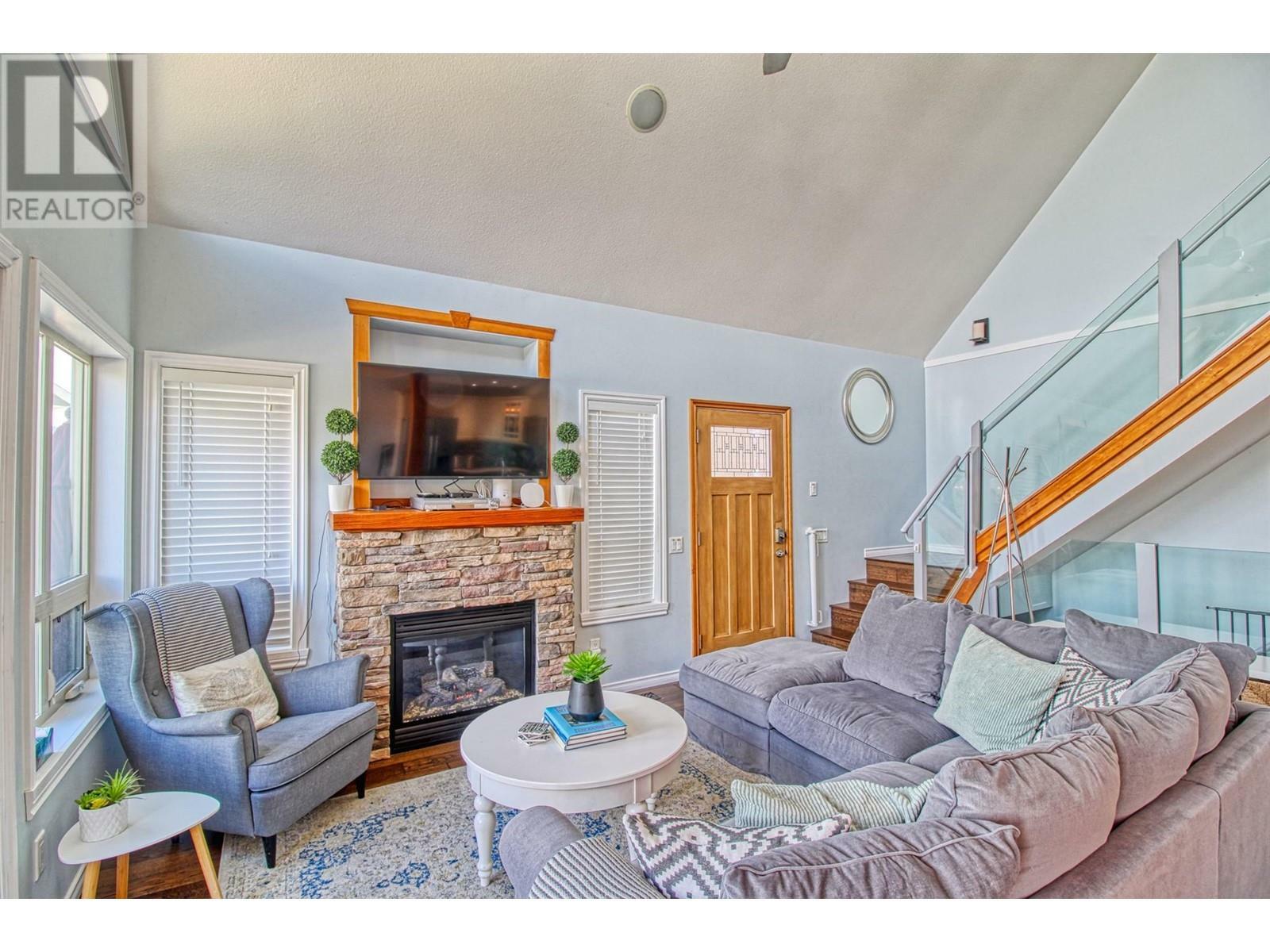 KELOWNA, British Columbia, V1Z 3R8, CA, 3 Bedrooms Bedrooms, ,2 BathroomsBathrooms,Residential,For Sale,1838856