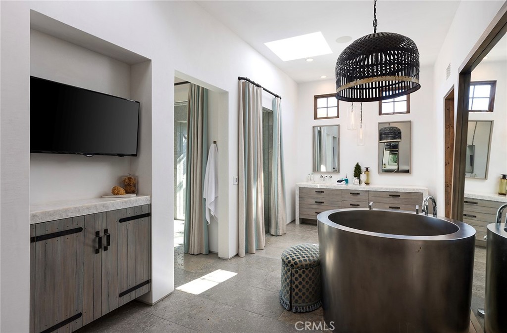 Indian Wells, California, 92210, United States, 5 Bedrooms Bedrooms, ,7 BathroomsBathrooms,Residential,For Sale,2001753