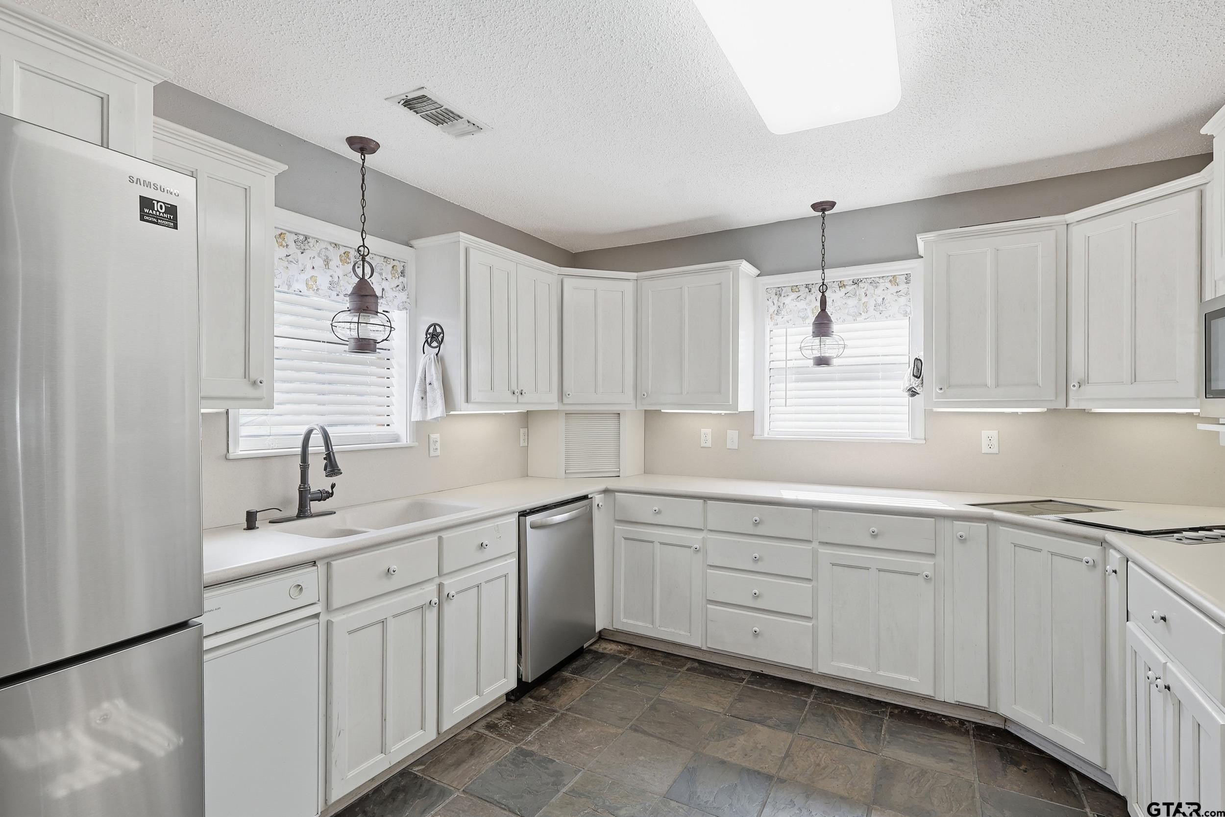 Leesburg, Texas, 75451, United States, 3 Bedrooms Bedrooms, ,2 BathroomsBathrooms,Residential,For Sale,1987369