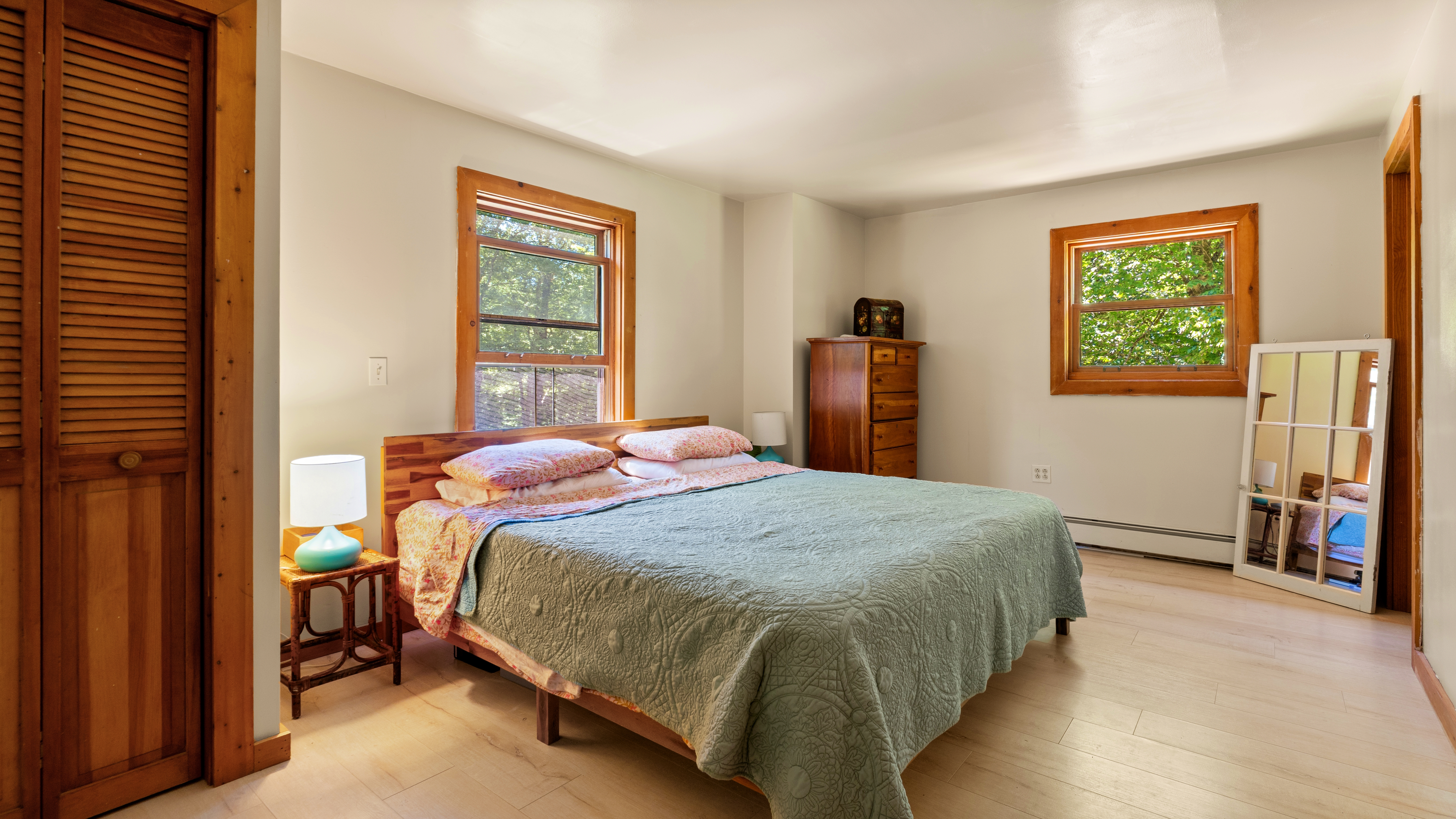  Wooded Privacy in Beautiful Lake Community - 物件實景