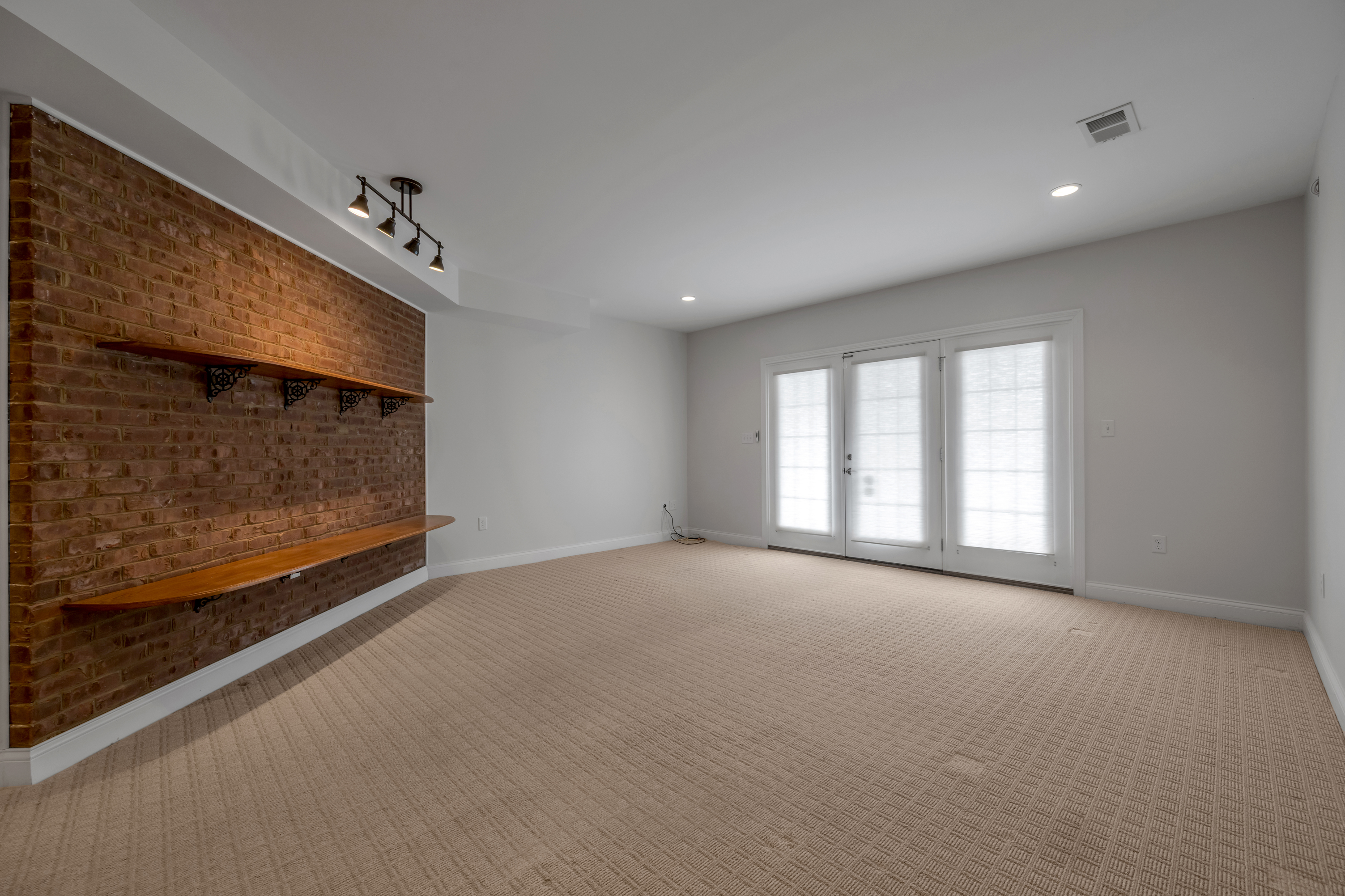  1962 Fort Harrods Drive - 物件實景