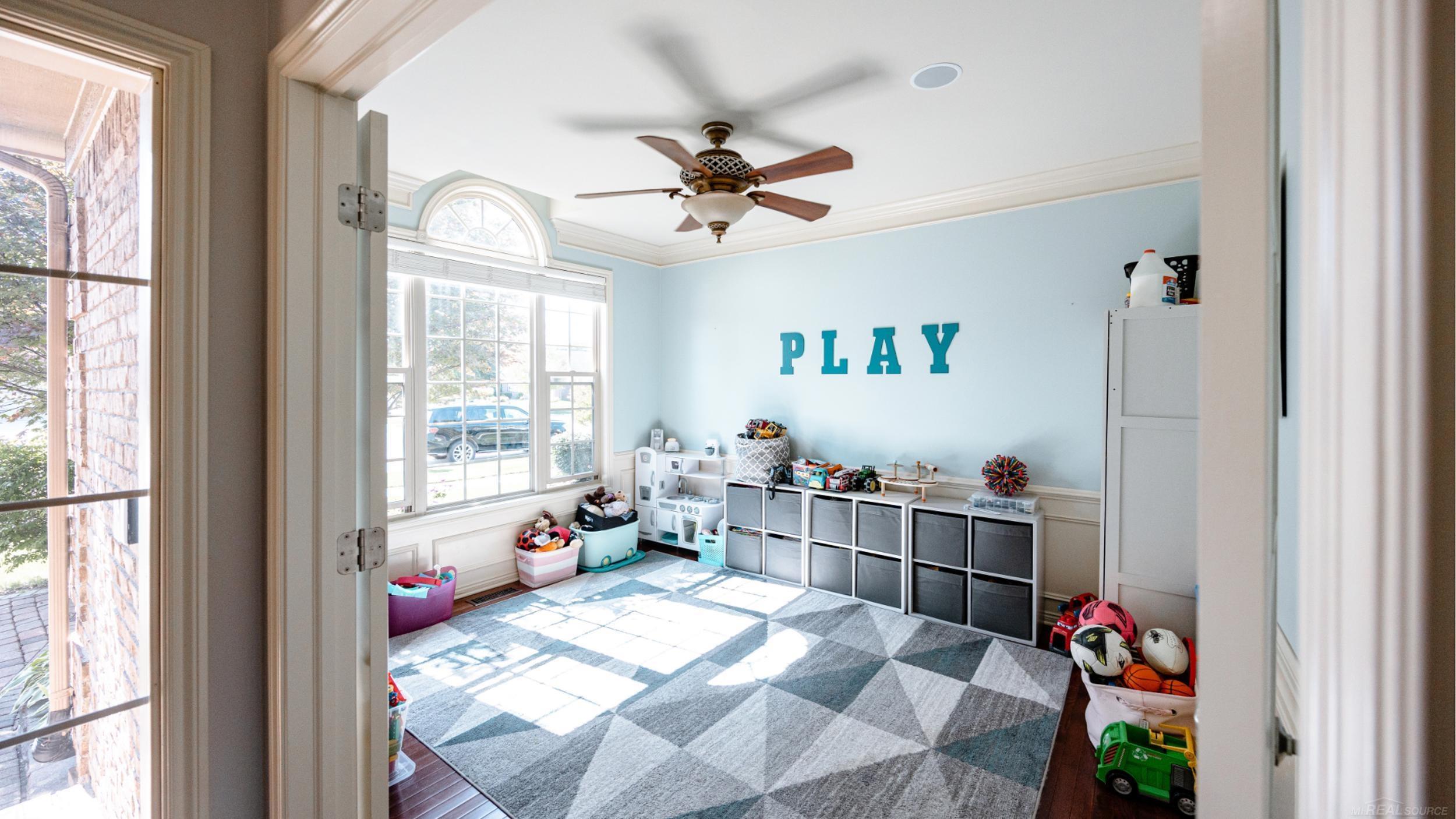 Macomb, Michigan, 48044, United States, 4 Bedrooms Bedrooms, ,3 BathroomsBathrooms,Residential,For Sale,2005234