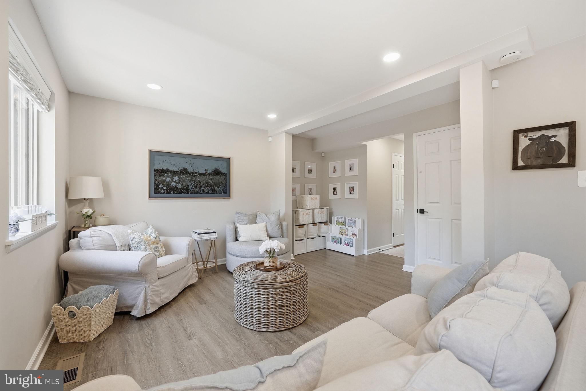 Fairfax, Virginia, 22031, United States, 3 Bedrooms Bedrooms, ,4 BathroomsBathrooms,Residential,For Sale,2048511