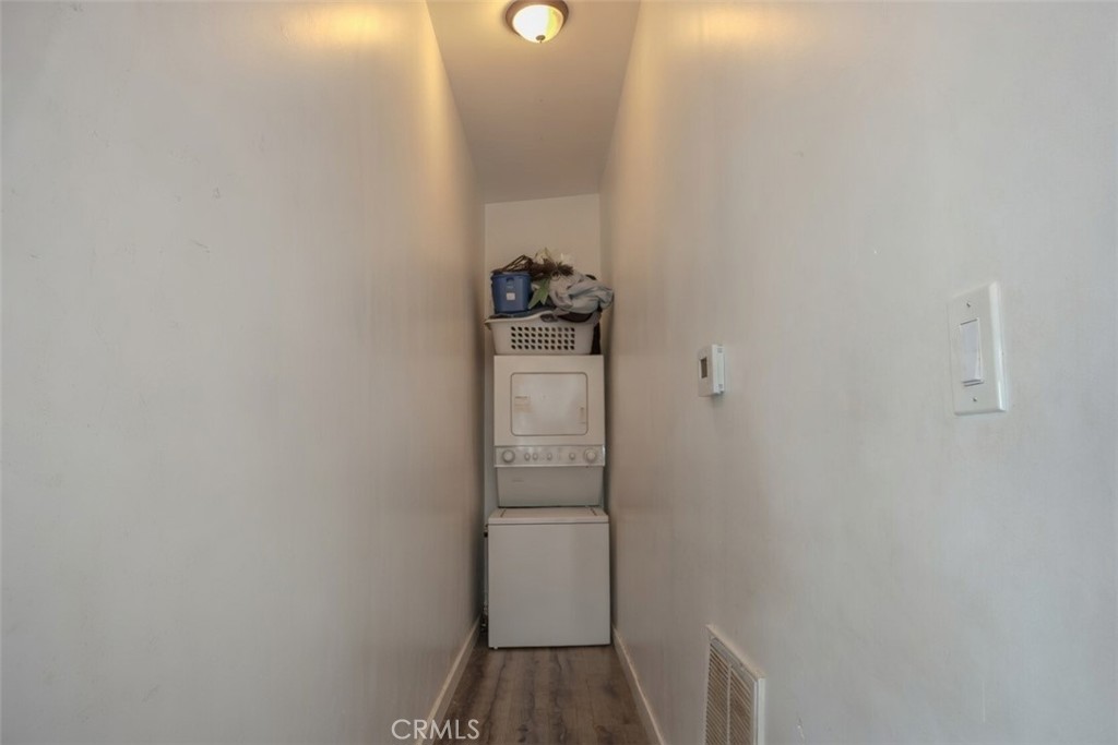 Los Angeles, California, 90063, United States, 5 Bedrooms Bedrooms, ,Residential,For Sale,2014763