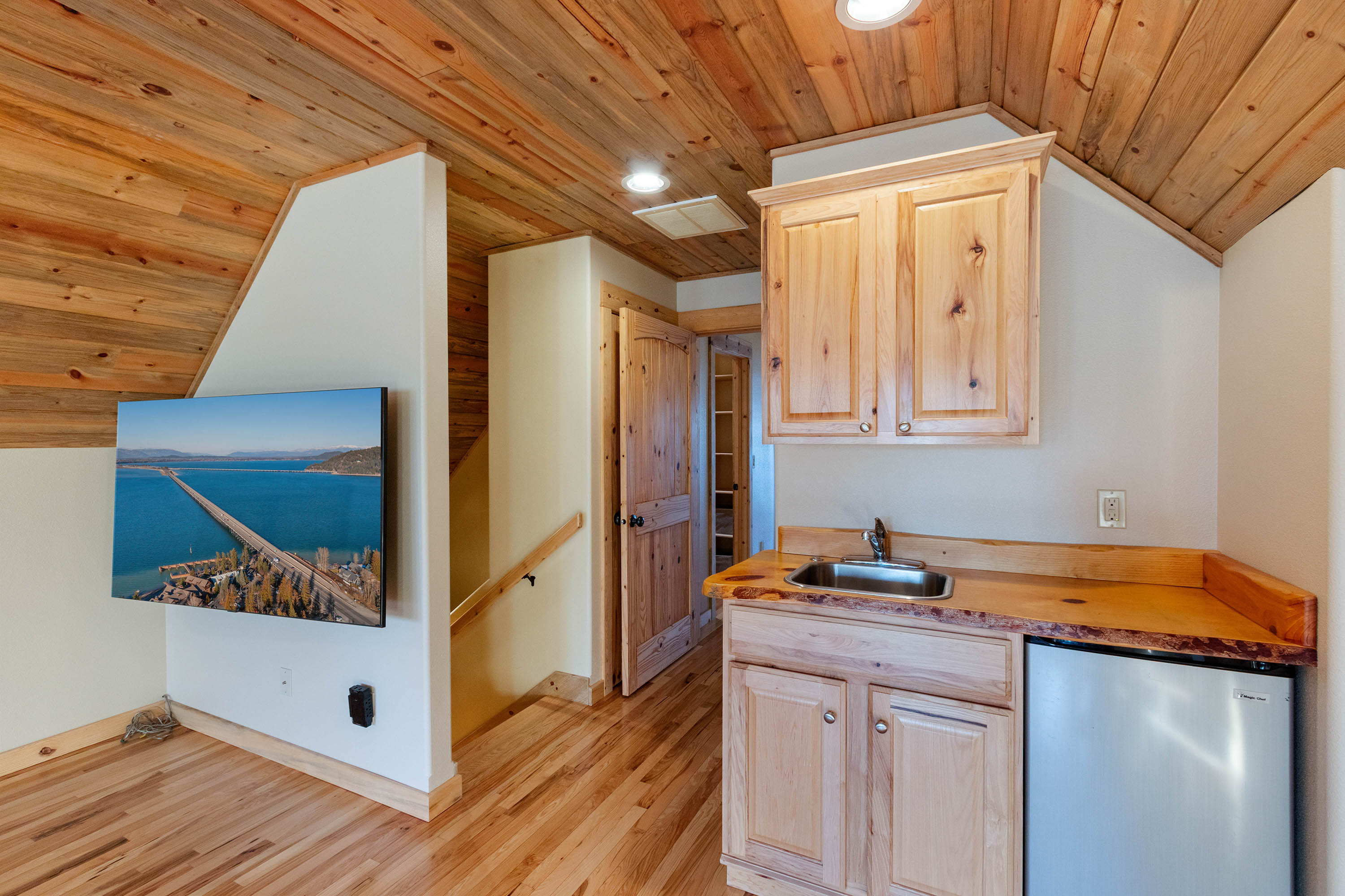 Sagle, Idaho, 83860, United States, 4 Bedrooms Bedrooms, ,2 BathroomsBathrooms,Residential,For Sale,2013773