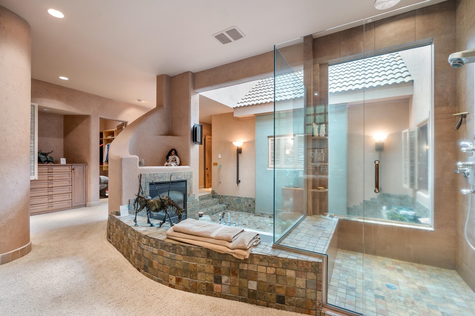 Leesburg, Indiana, 46538, United States, 3 Bedrooms Bedrooms, ,4 BathroomsBathrooms,Residential,For Sale,1924615