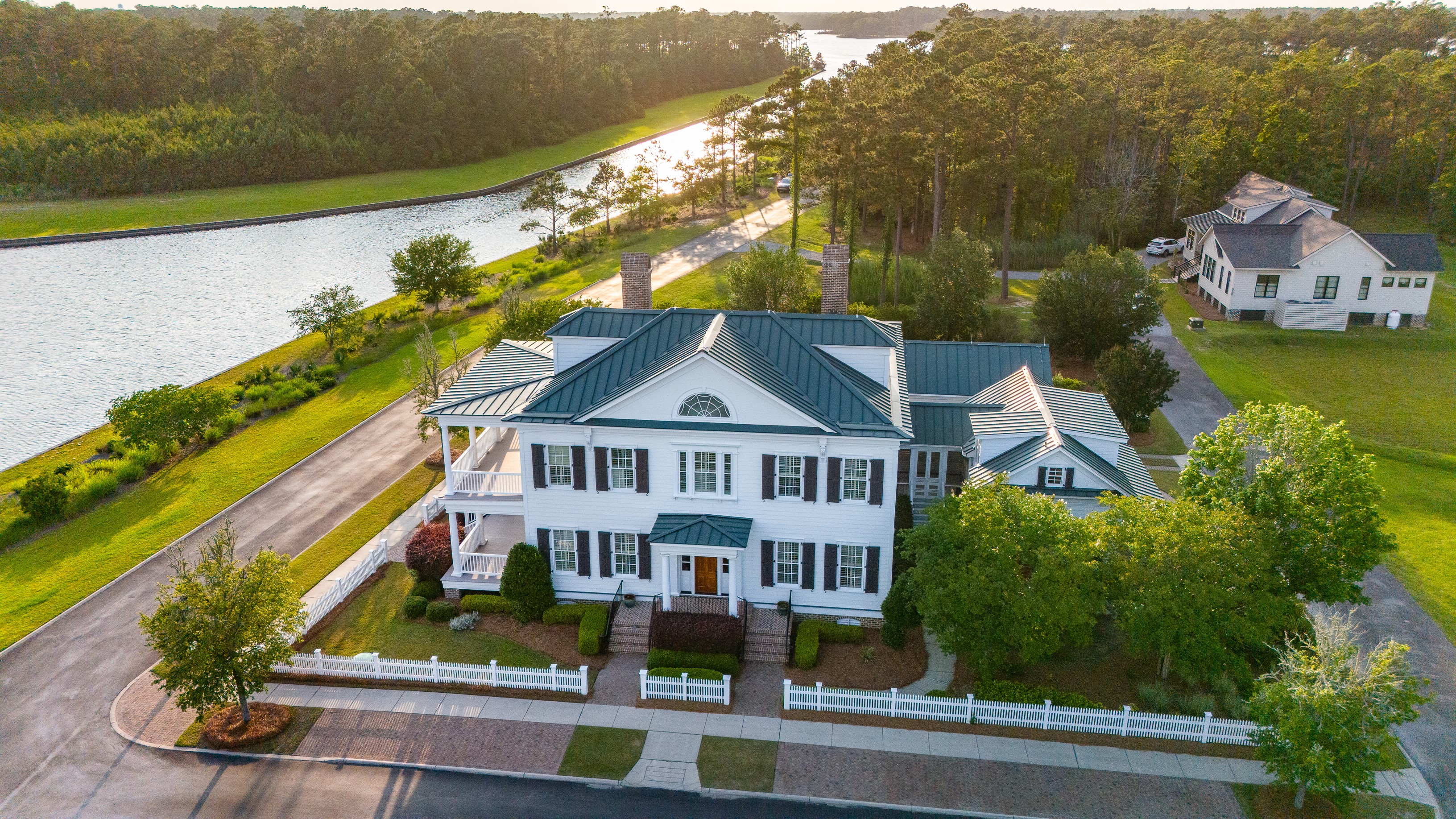 Oriental, North Carolina, 28571, United States, 3 Bedrooms Bedrooms, ,6 BathroomsBathrooms,Residential,For Sale,1825217