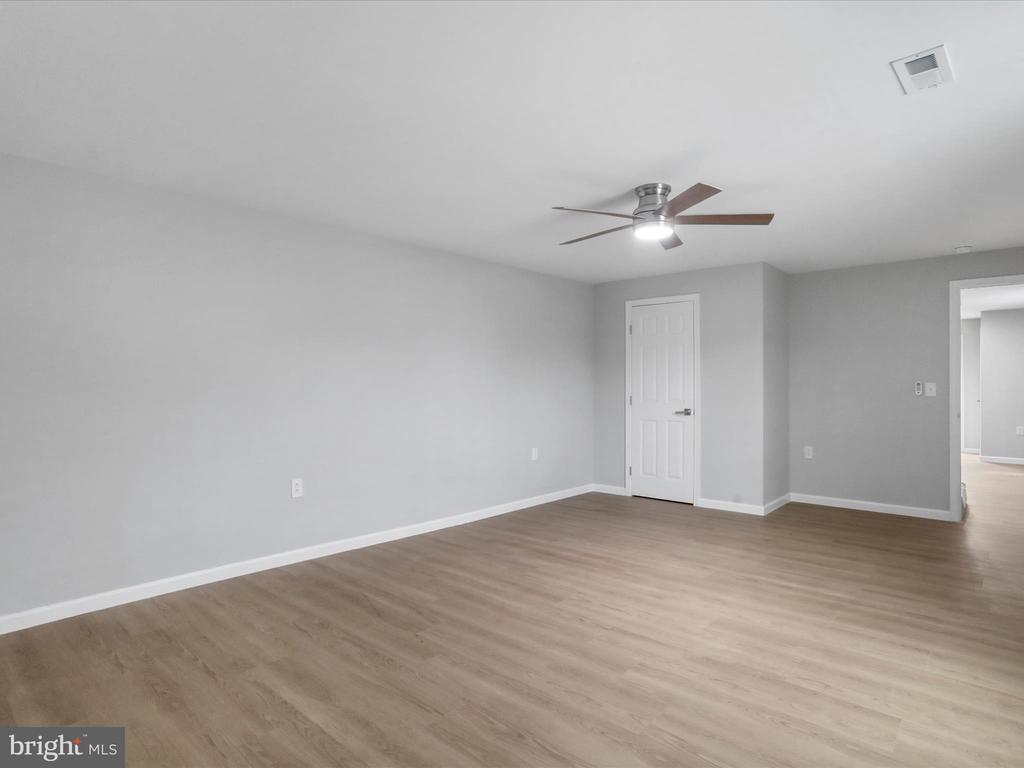 Woodstock, Virginia, 22664, United States, 5 Bedrooms Bedrooms, ,3 BathroomsBathrooms,Residential,For Sale,1982458