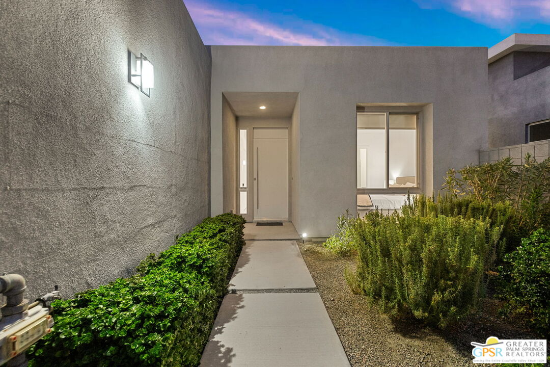 Palm Springs, California, 92262, United States, 3 Bedrooms Bedrooms, ,3 BathroomsBathrooms,Residential,For Sale,1927236