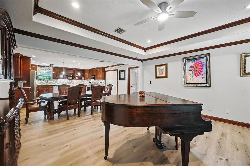 Cleburne, Texas, 76031, United States, 4 Bedrooms Bedrooms, ,4 BathroomsBathrooms,Residential,For Sale,1827195