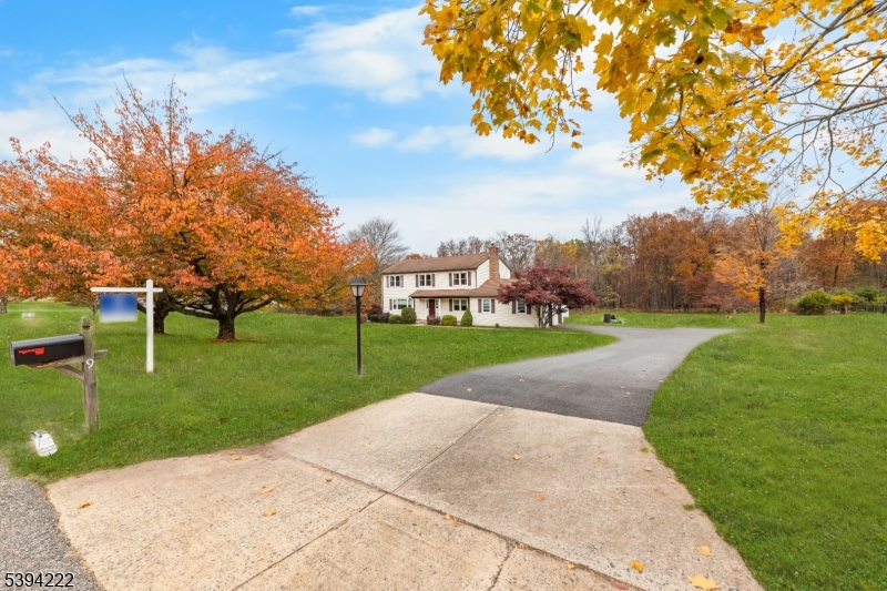 Readington Twp., New Jersey, 08889, United States, 4 Bedrooms Bedrooms, ,3 BathroomsBathrooms,Residential,For Sale,1989710