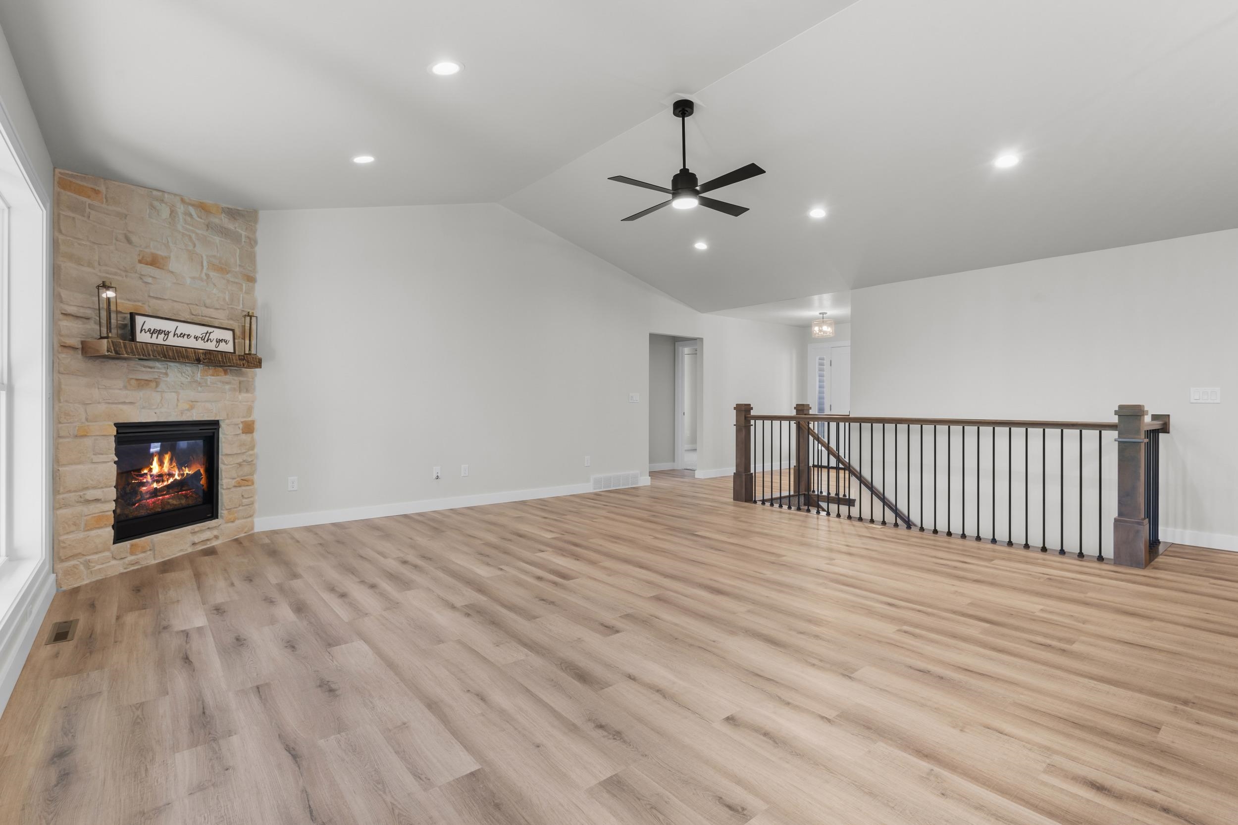 DE PERE, Wisconsin, 54115, United States, 3 Bedrooms Bedrooms, ,3 BathroomsBathrooms,Residential,For Sale,1967985