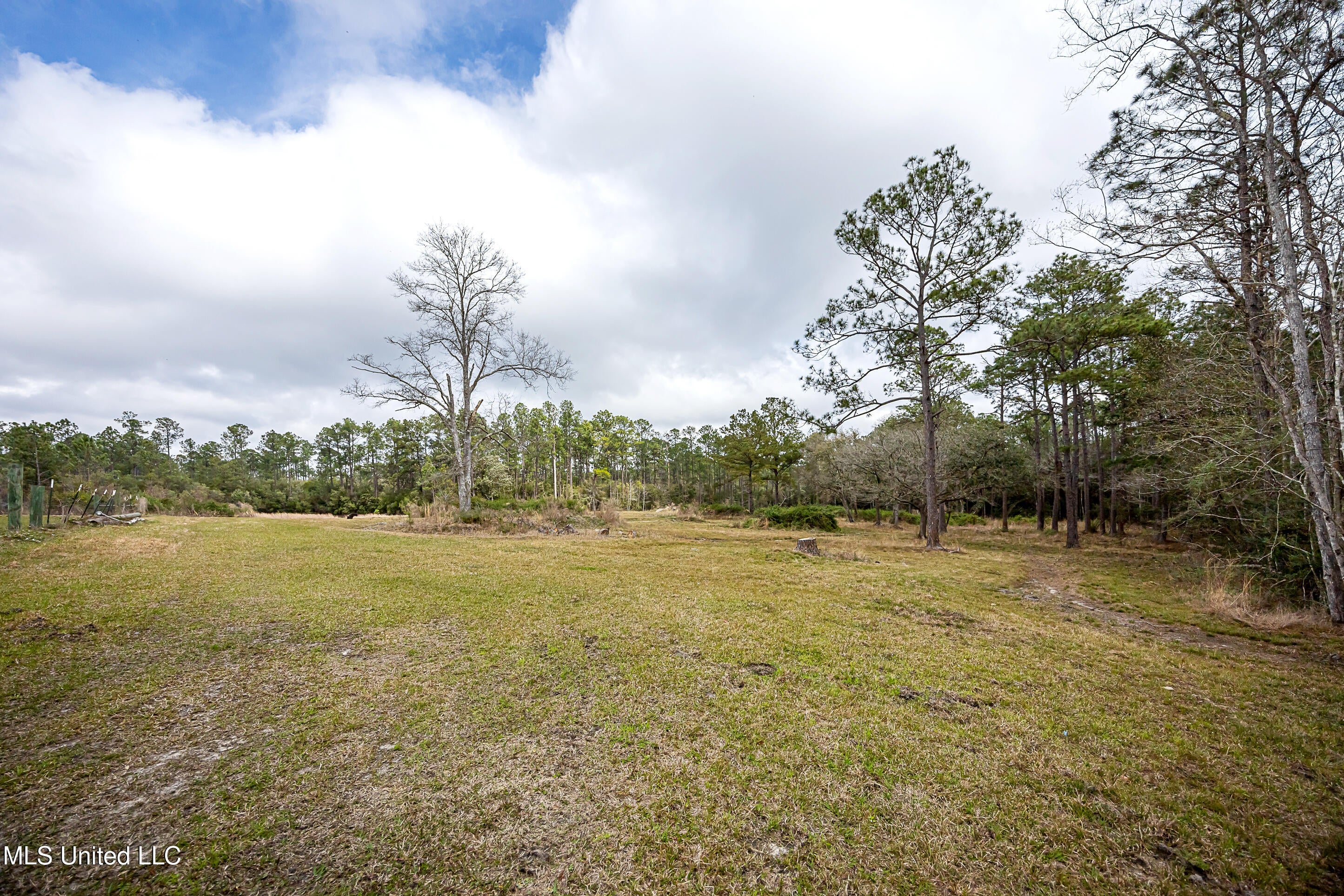 Vancleave, Mississippi, 39565, United States, 4 Bedrooms Bedrooms, ,2 BathroomsBathrooms,Residential,For Sale,1927401